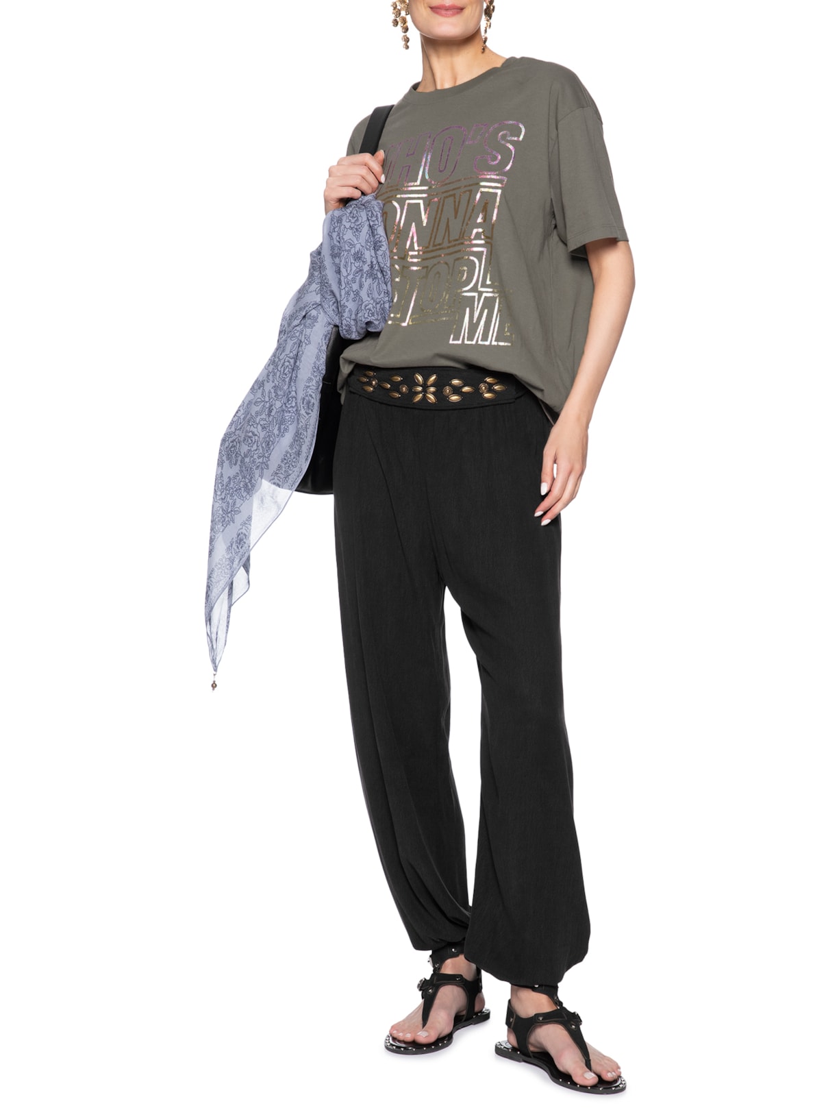 Camiseta Feminina Who S Gonna Stop Me Marrom Maria Filó