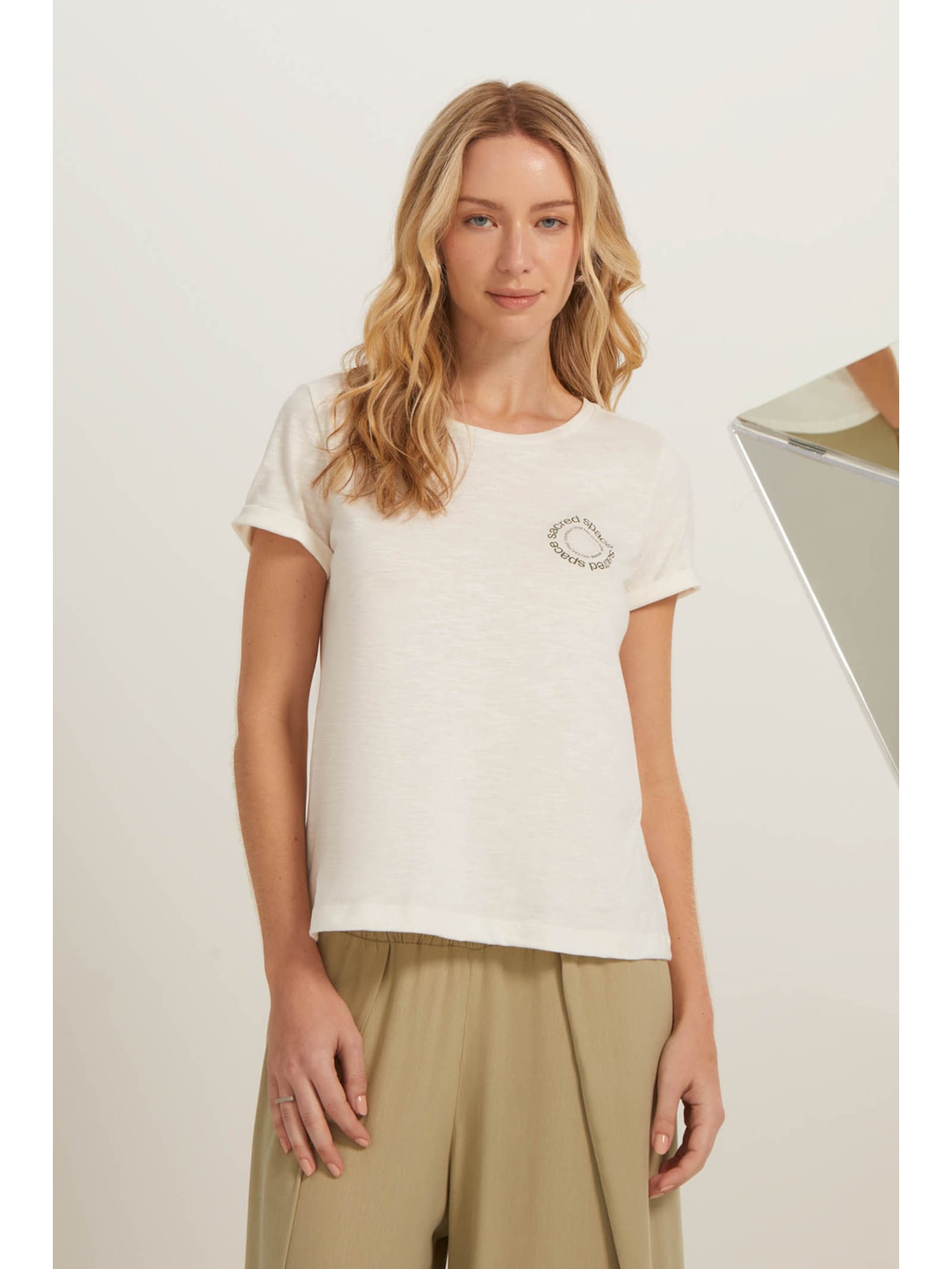 Camiseta Flamê Off White Algodão Sacred Space Yogini
