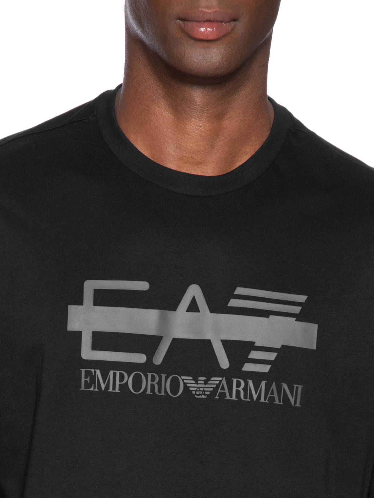 Camiseta Manga Curta Masculina Train Logo Series Logo Barred Preto Ea7 Emporio Armani