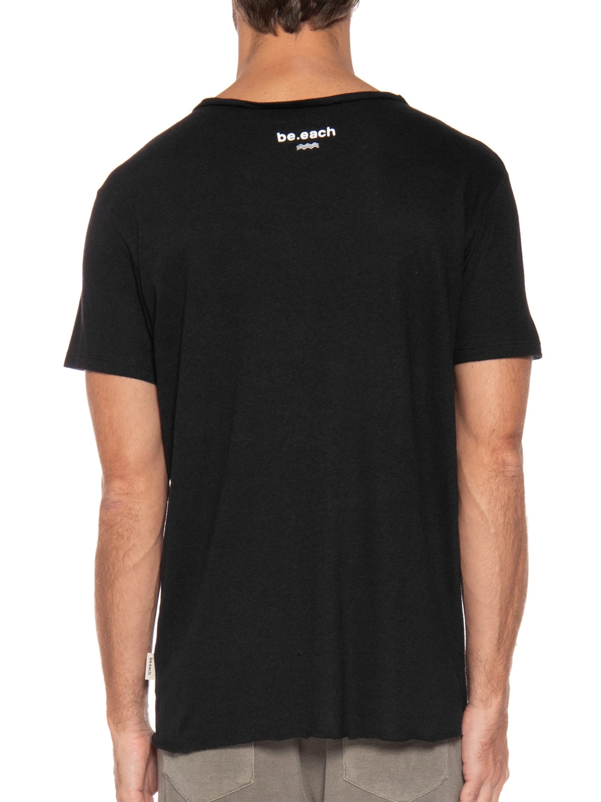 Camiseta Masculina Areal Flor Bolso Preto Be.each