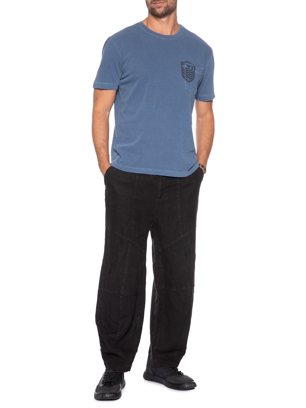 Camiseta Masculina Bolso Brasão Manga Curta Azul Osklen