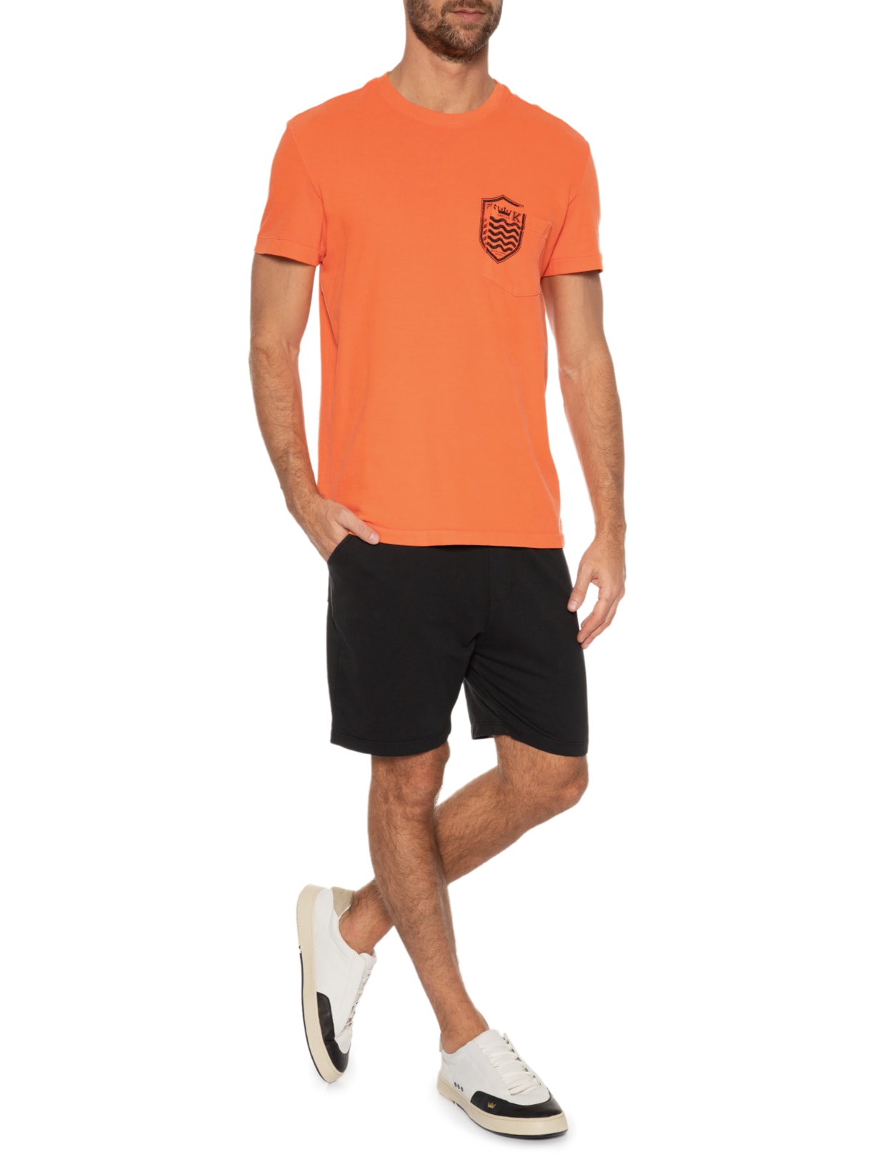 Camiseta Masculina Bolso Brasão Manga Curta Laranja Osklen