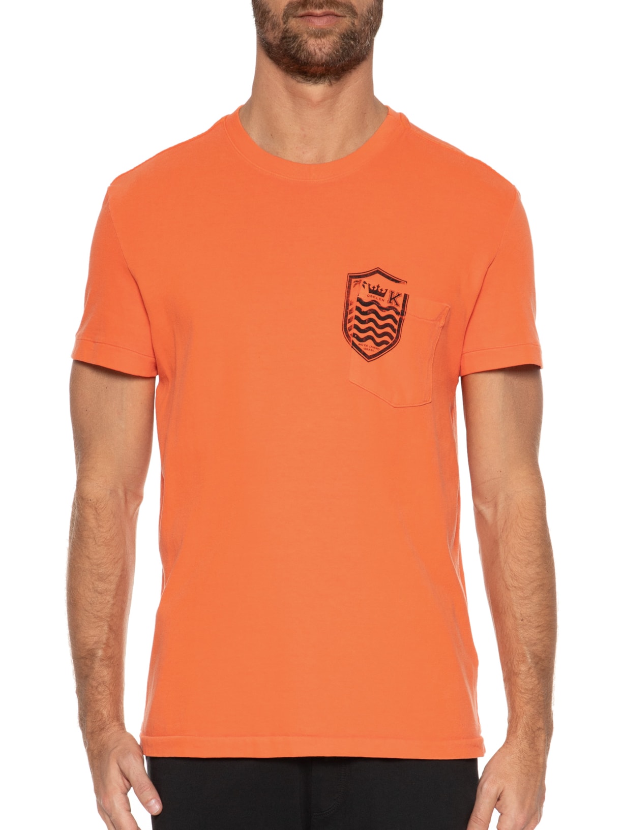 Camiseta Masculina Bolso Brasão Manga Curta Laranja Osklen