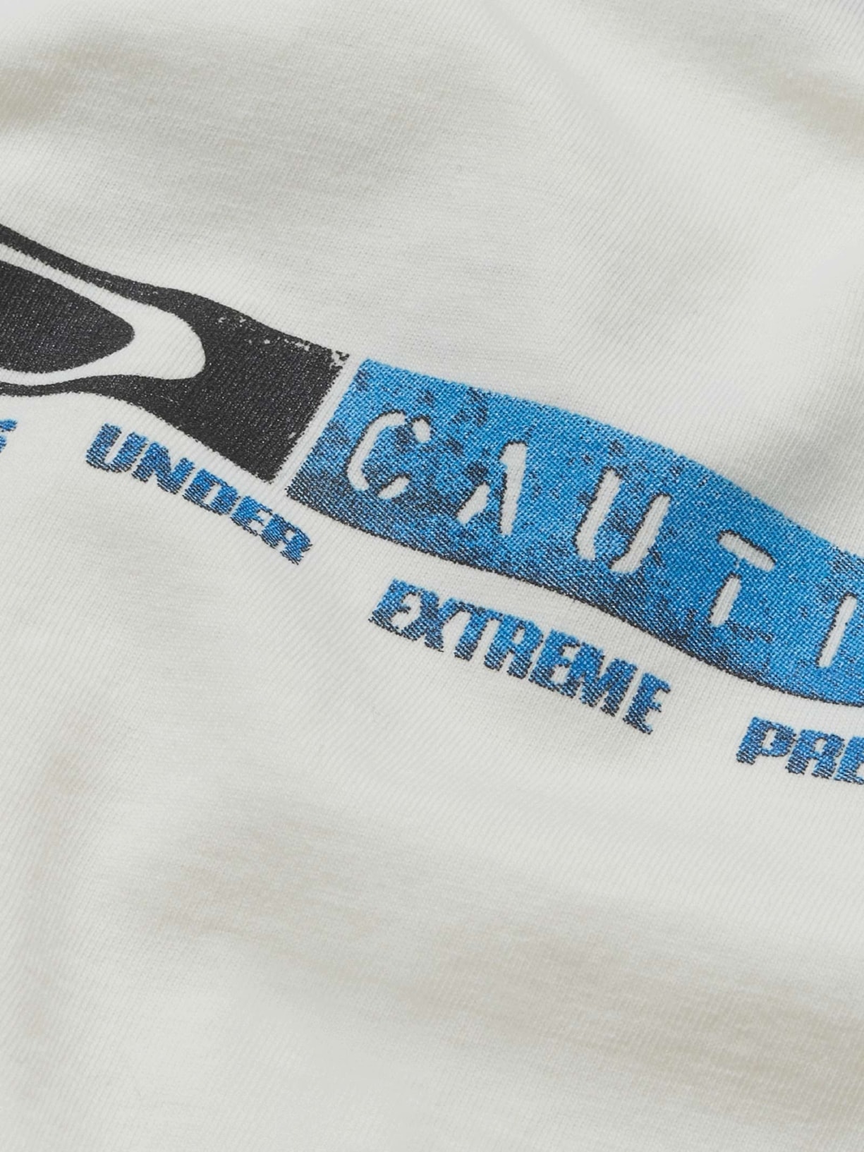 Camiseta Masculina Caution Branco Piet + Oakley