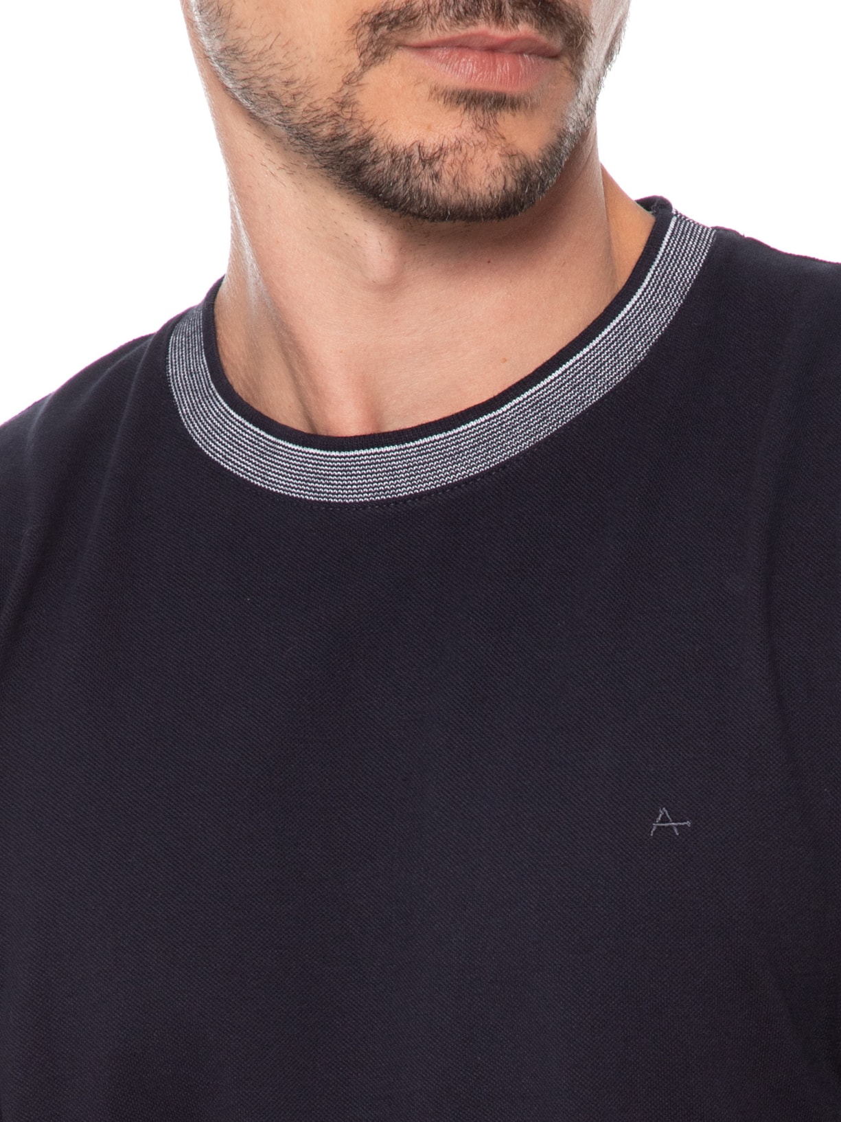 Camiseta Masculina Com Frisos Na Gola Azul Aramis