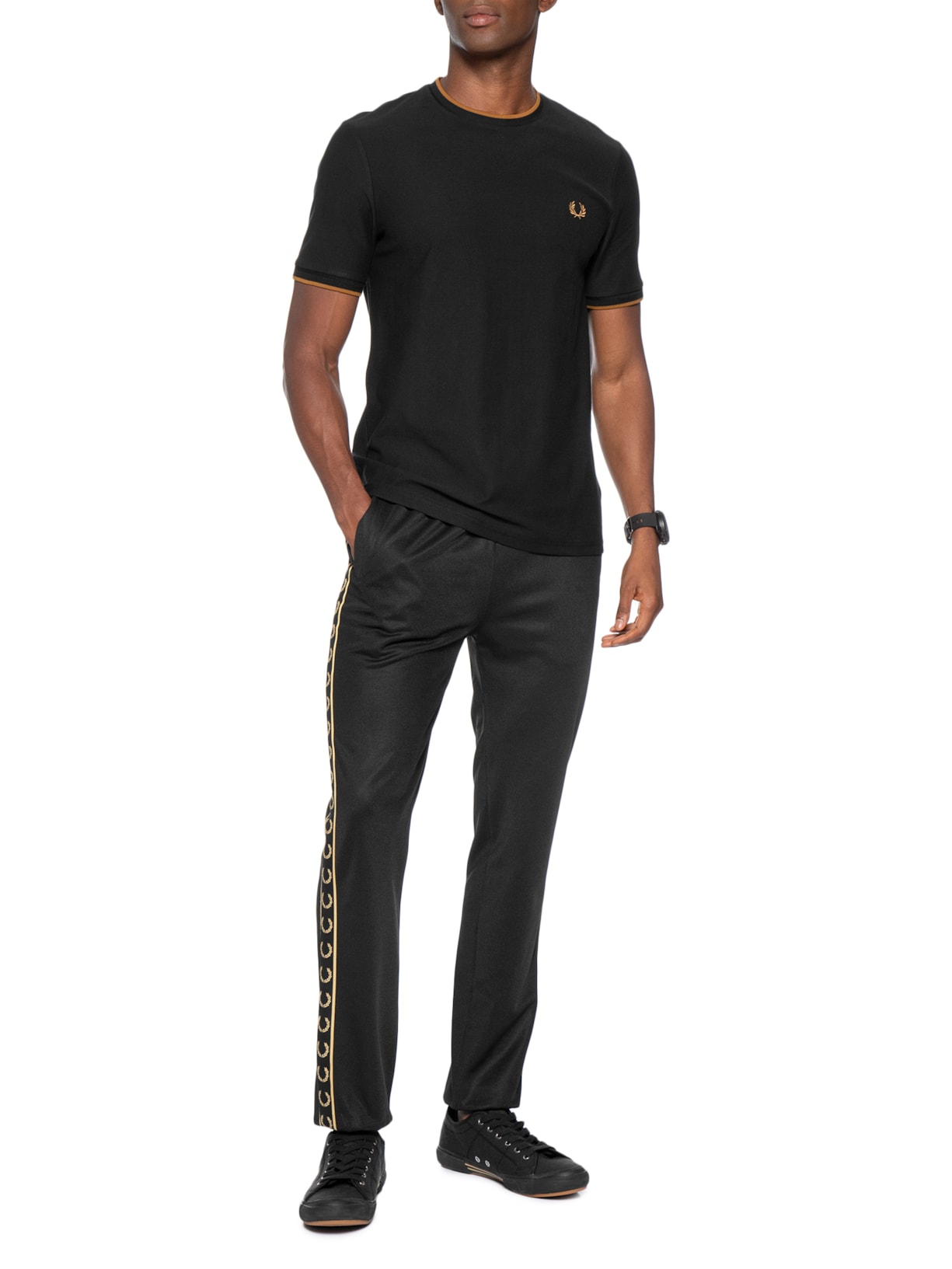 Camiseta Masculina Em Piquê Com Friso Preto Fred Perry