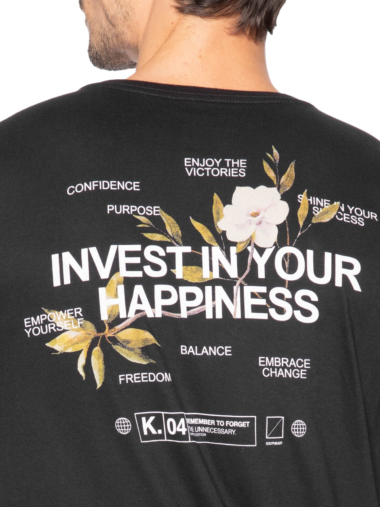 Camiseta Masculina Estampada Invest Happiness Preto Sergio K