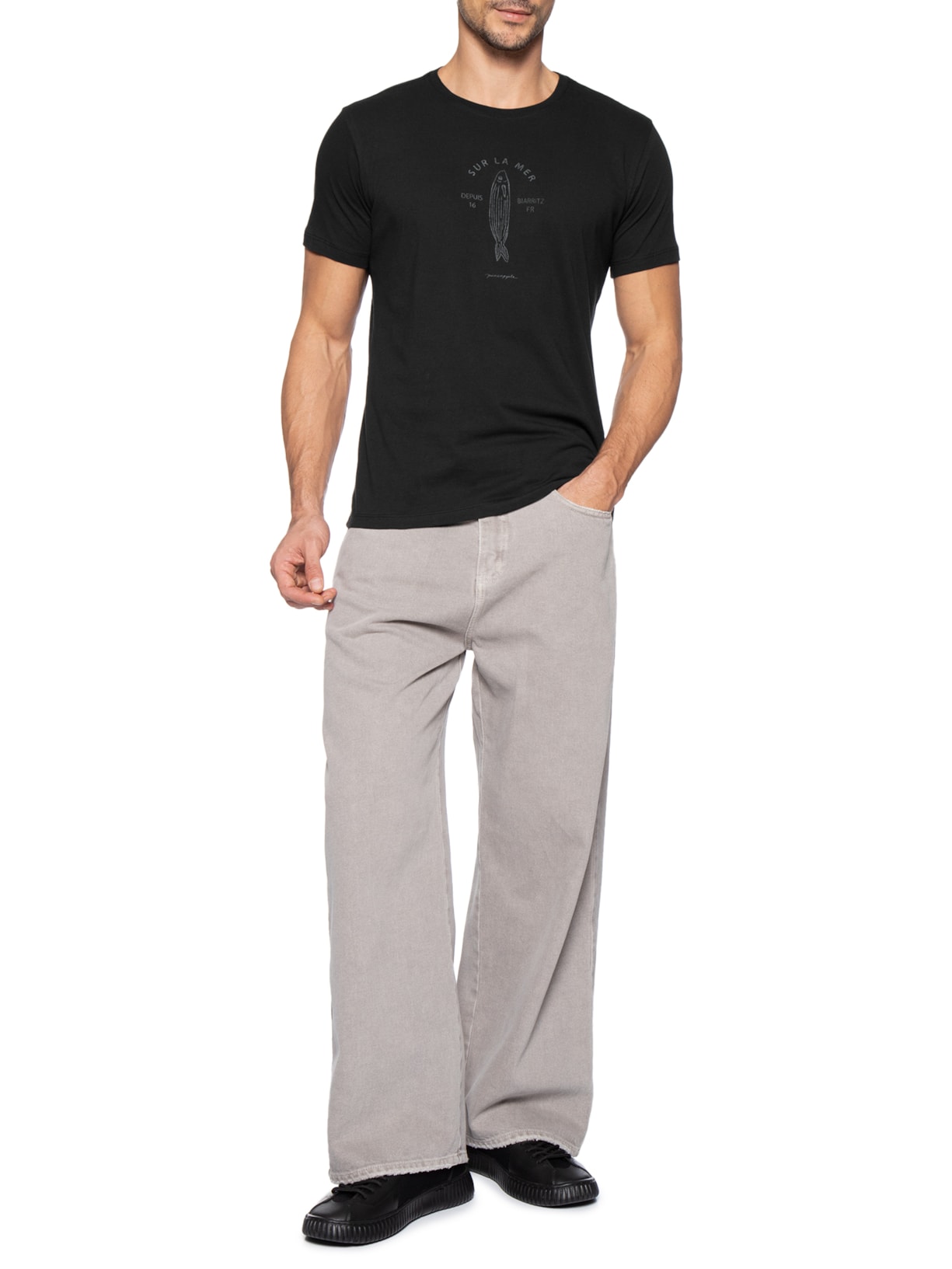 Camiseta Masculina Estampada Peixe Preto Pineapple