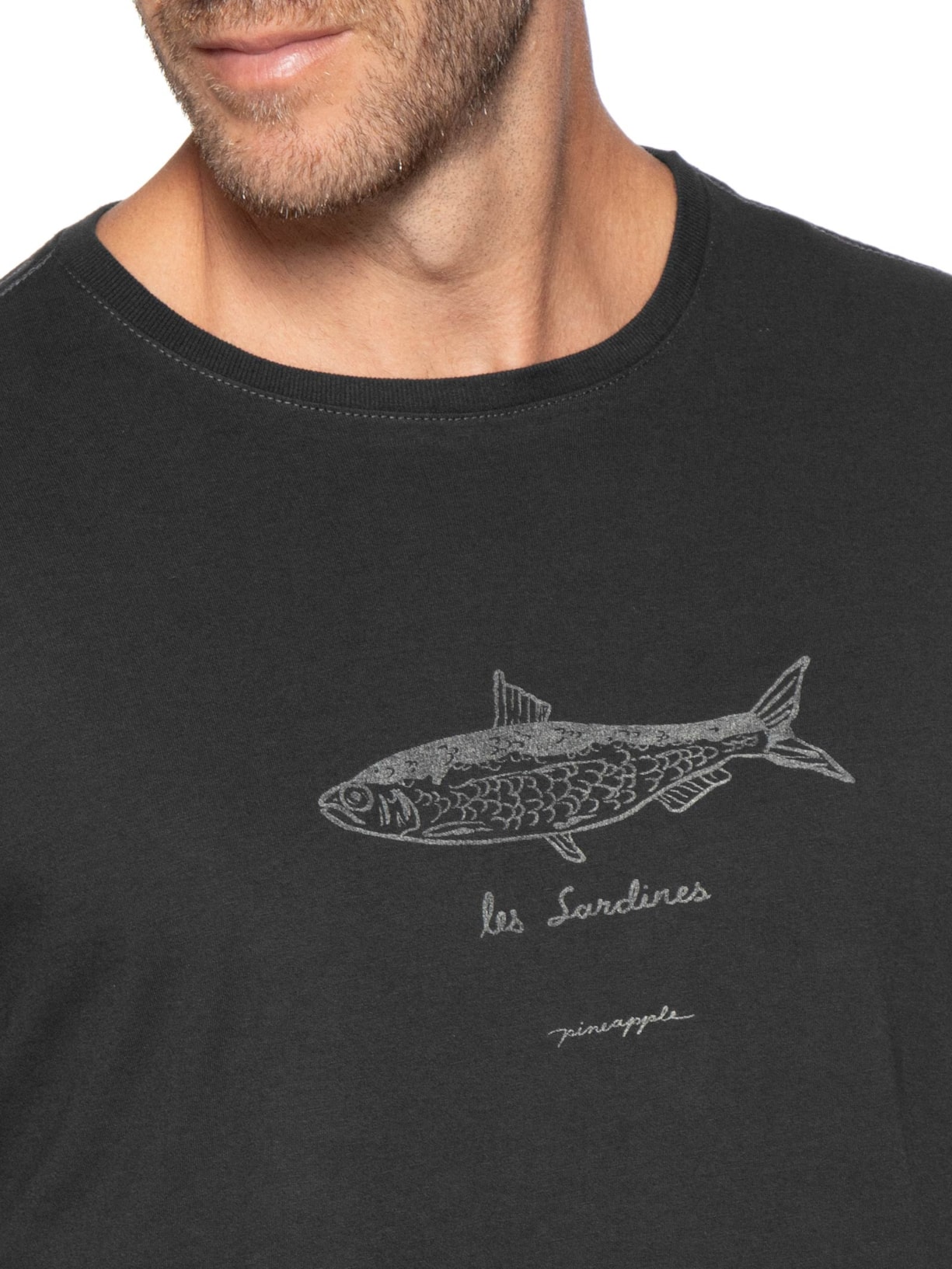 Camiseta Masculina Estampada Sardines Preto Pineapple