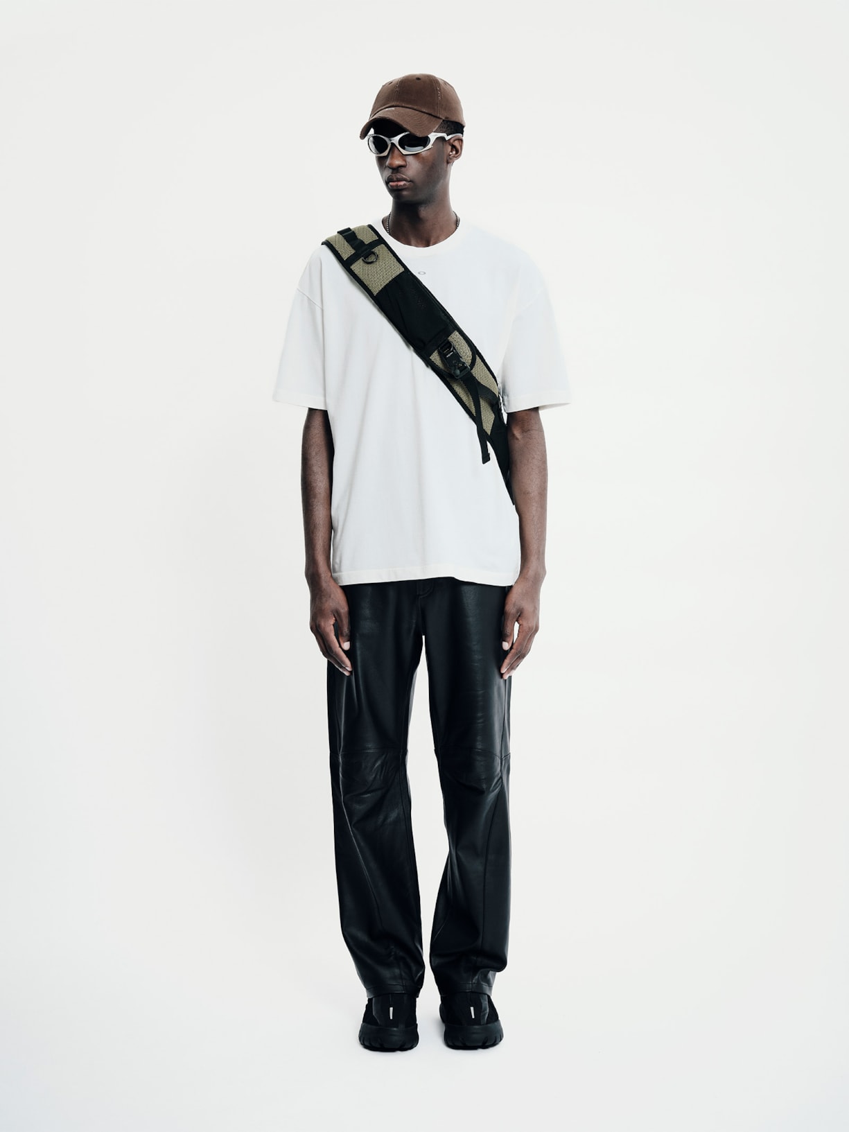 Camiseta Masculina Foil Nano Logo Branco Piet + Oakley