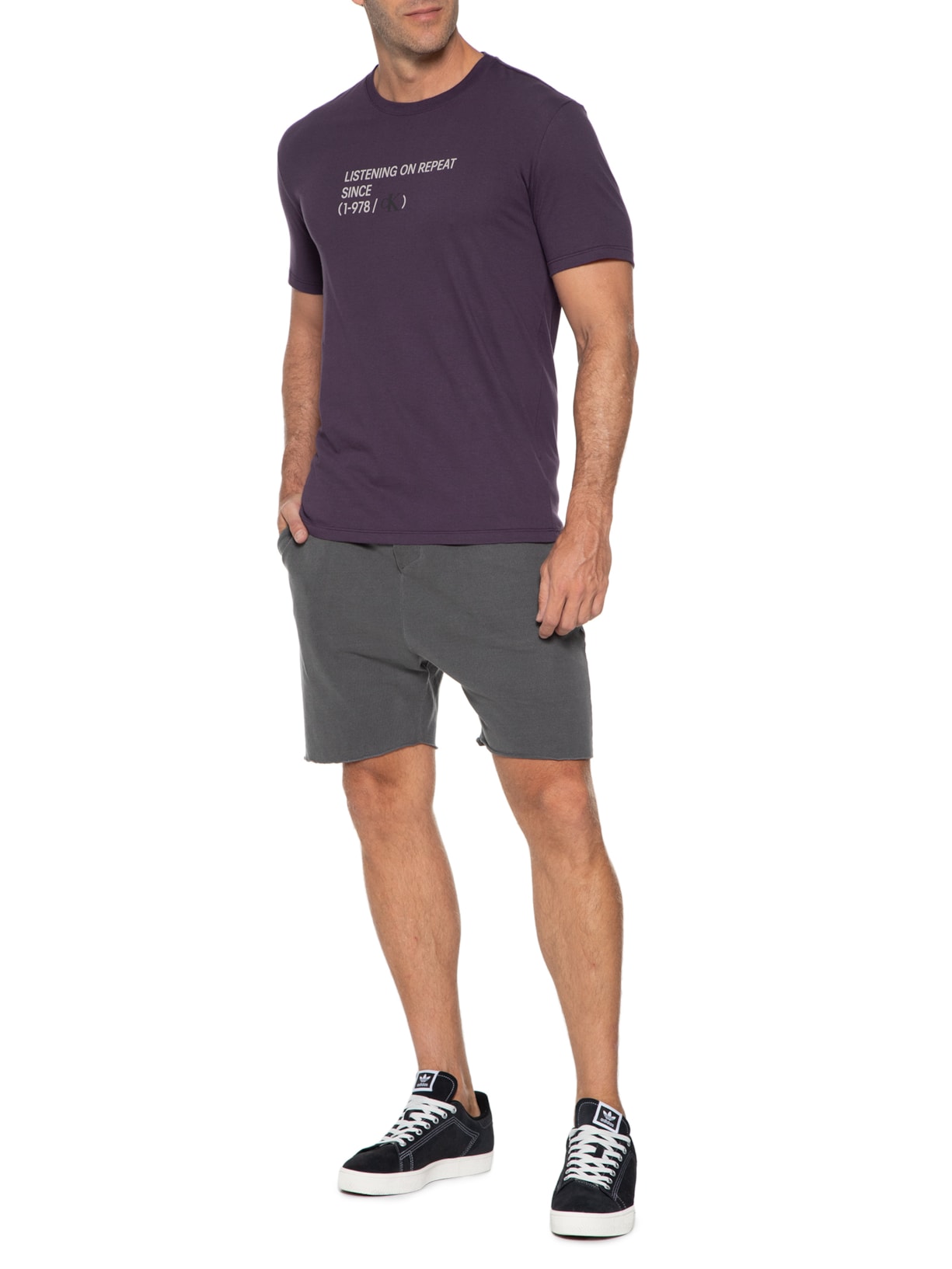 Camiseta Masculina Listening On Repeat Roxo Calvin Klein Jeans