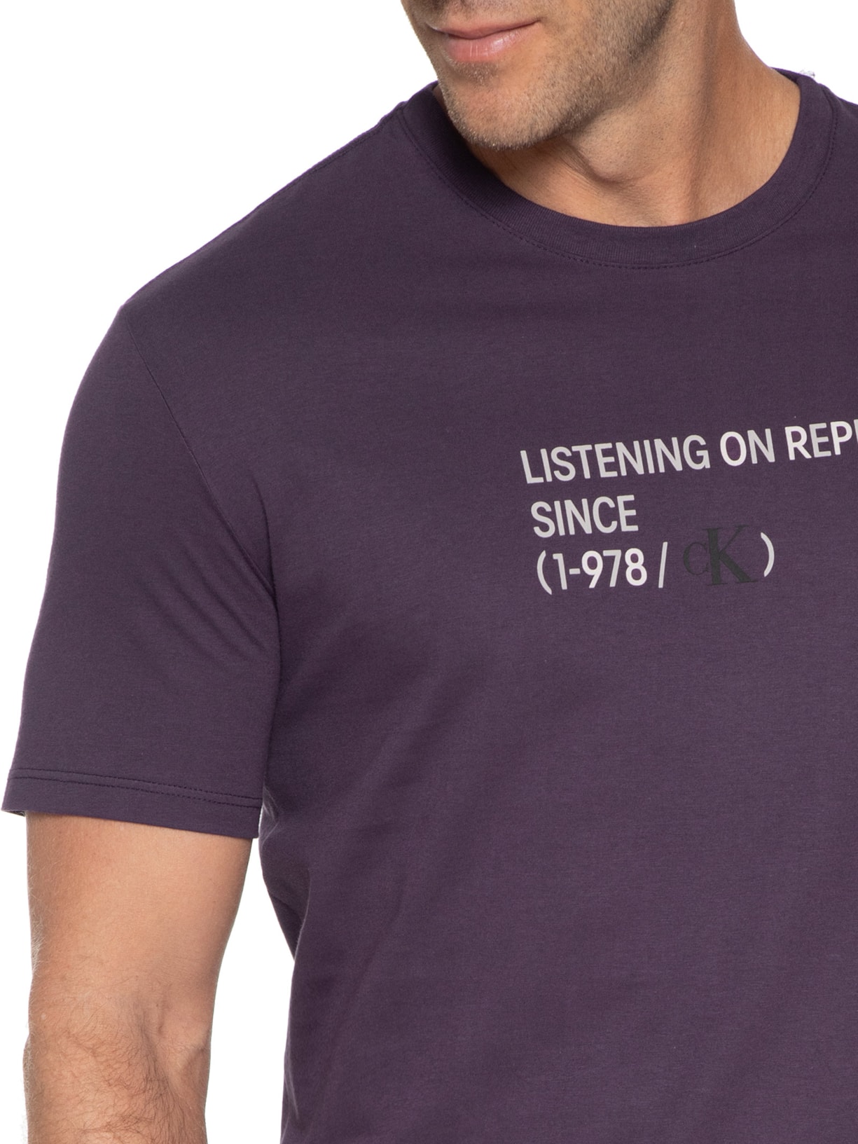 Camiseta Masculina Listening On Repeat Roxo Calvin Klein Jeans