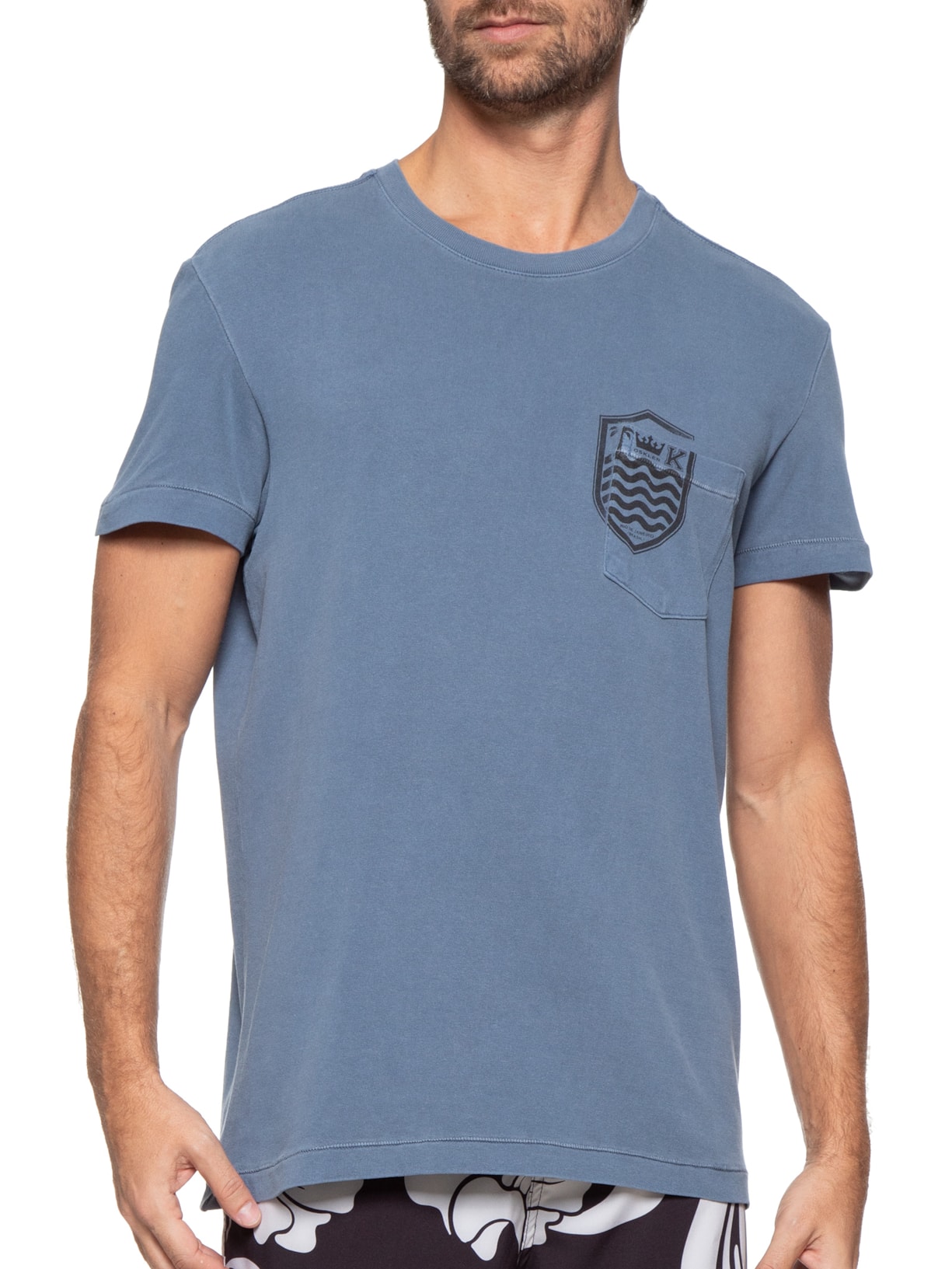 Camiseta Masculina Manga Curta Gola Careca Bolso Brasão Azul Osklen