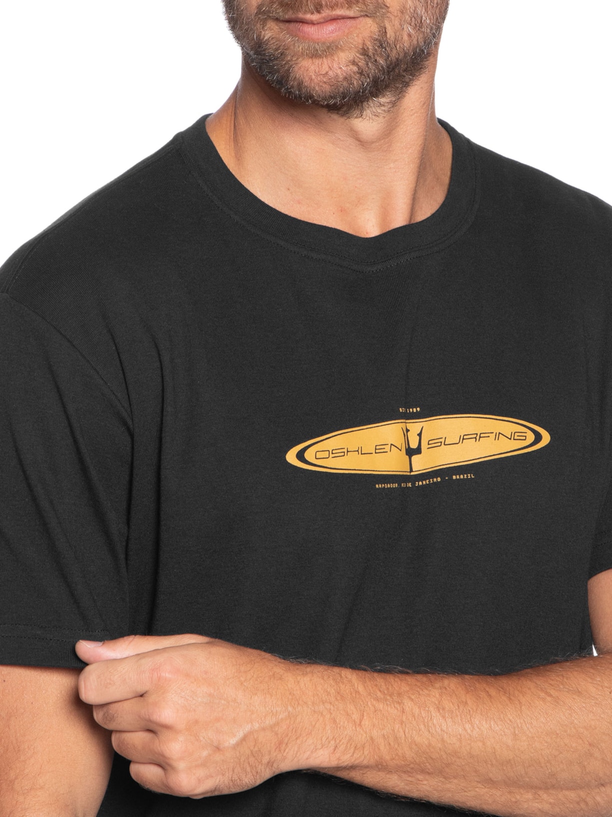 Camiseta Masculina Manga Curta Gola Careca Realm Over Preto Osklen