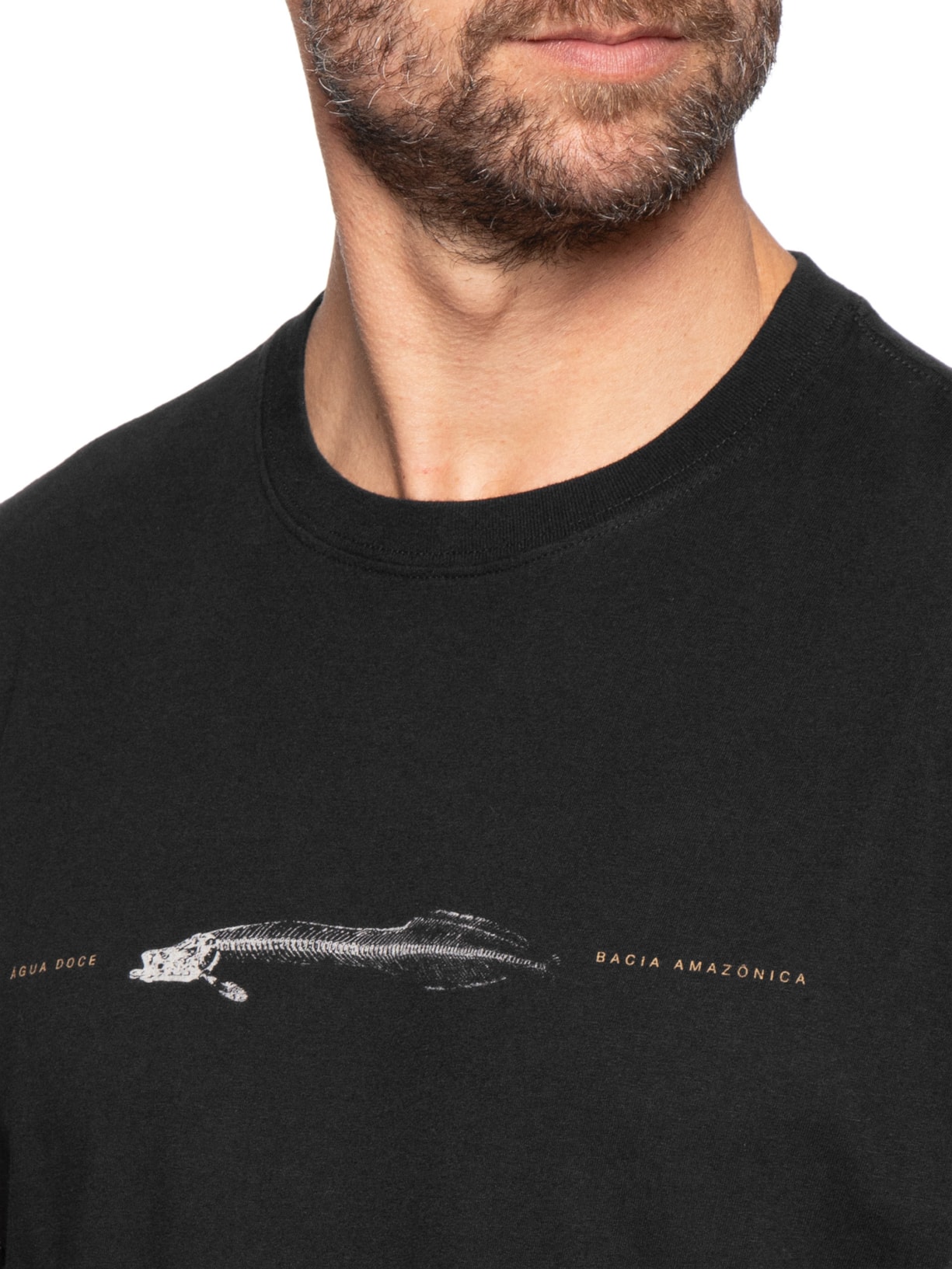 Camiseta Masculina Manga Curta Gola Careca Vintage Pirarucu Preto Osklen
