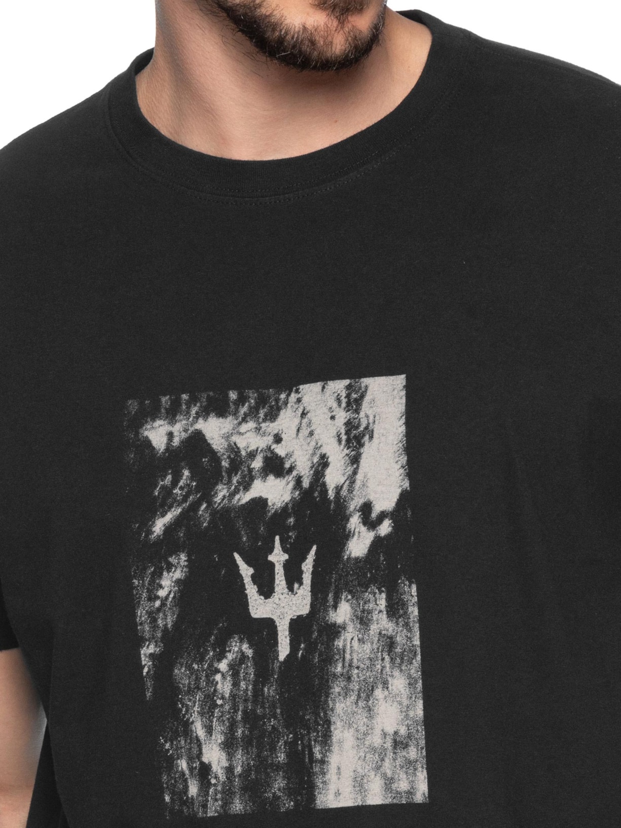 Camiseta Masculina Manga Curta Gola Careca Vintage Tridente Areia Preto Osklen