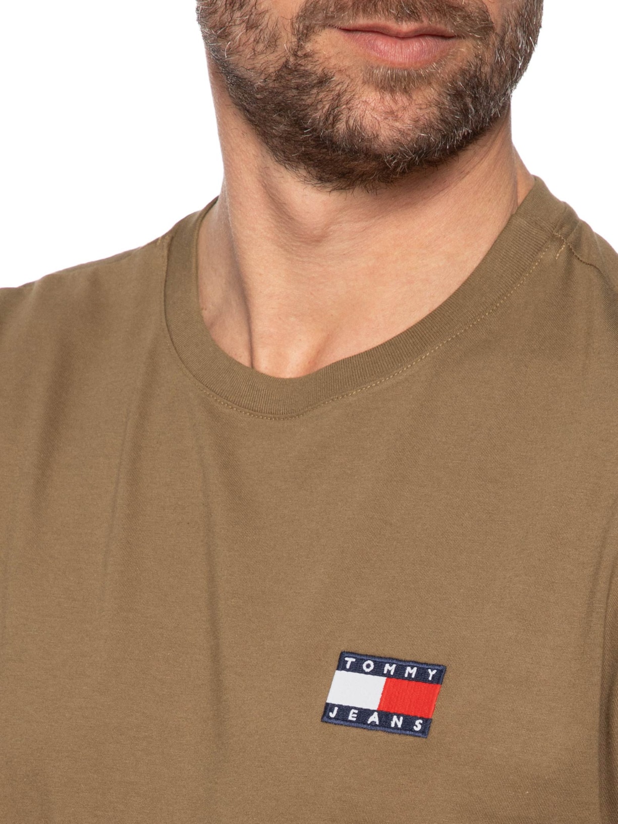 Camiseta Masculina Regular Fit Badge Bordado Marrom Tommy Jeans