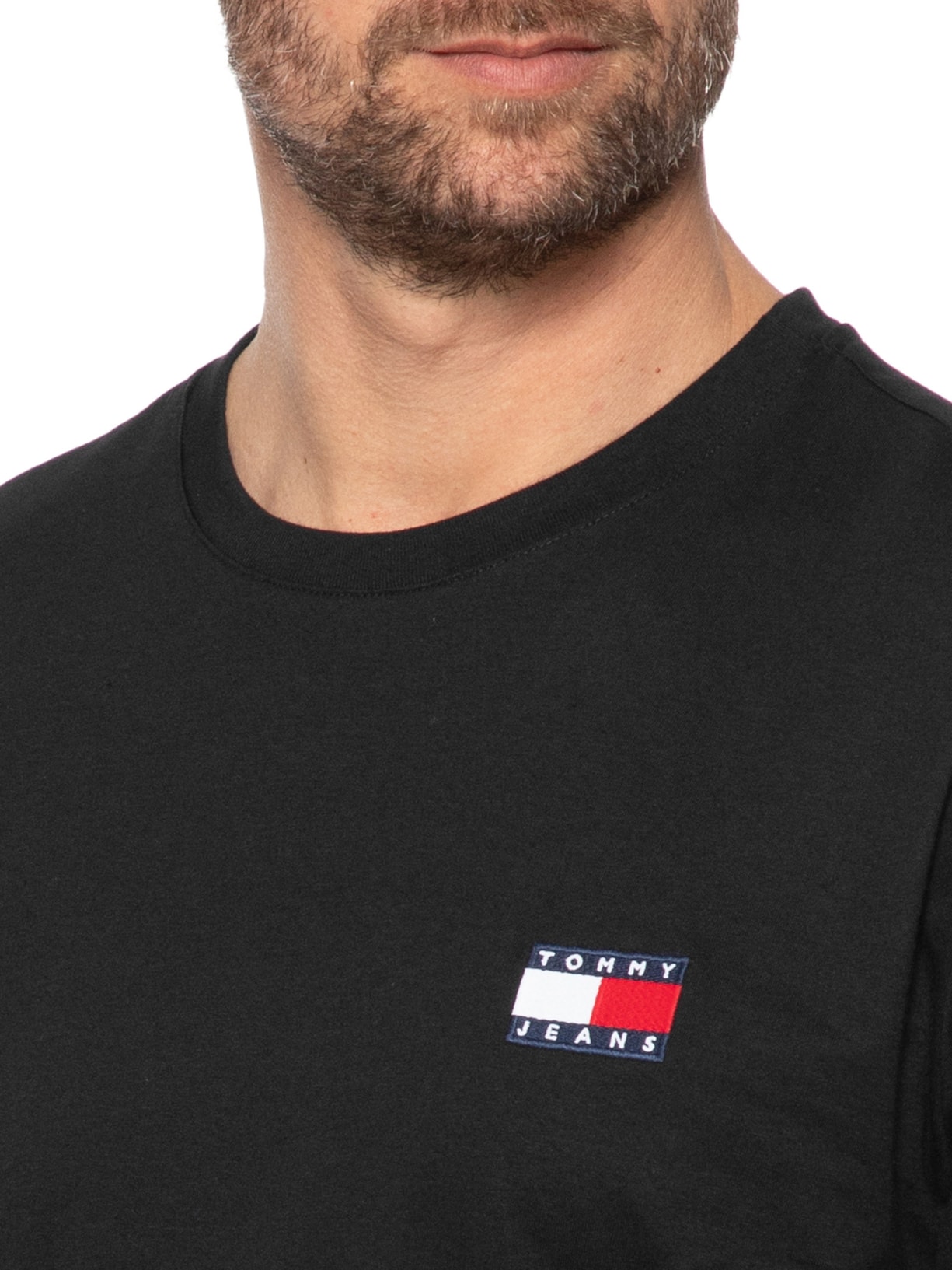 Camiseta Masculina Regular Fit Badge Bordado Preto Tommy Jeans