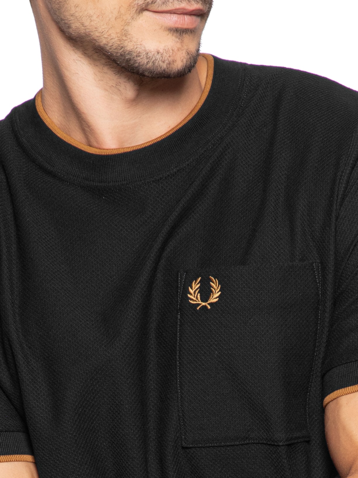 Camiseta Masculina Regular Fit Detalhe Bolso Em Piquet De Algodão Preto Fred Perry