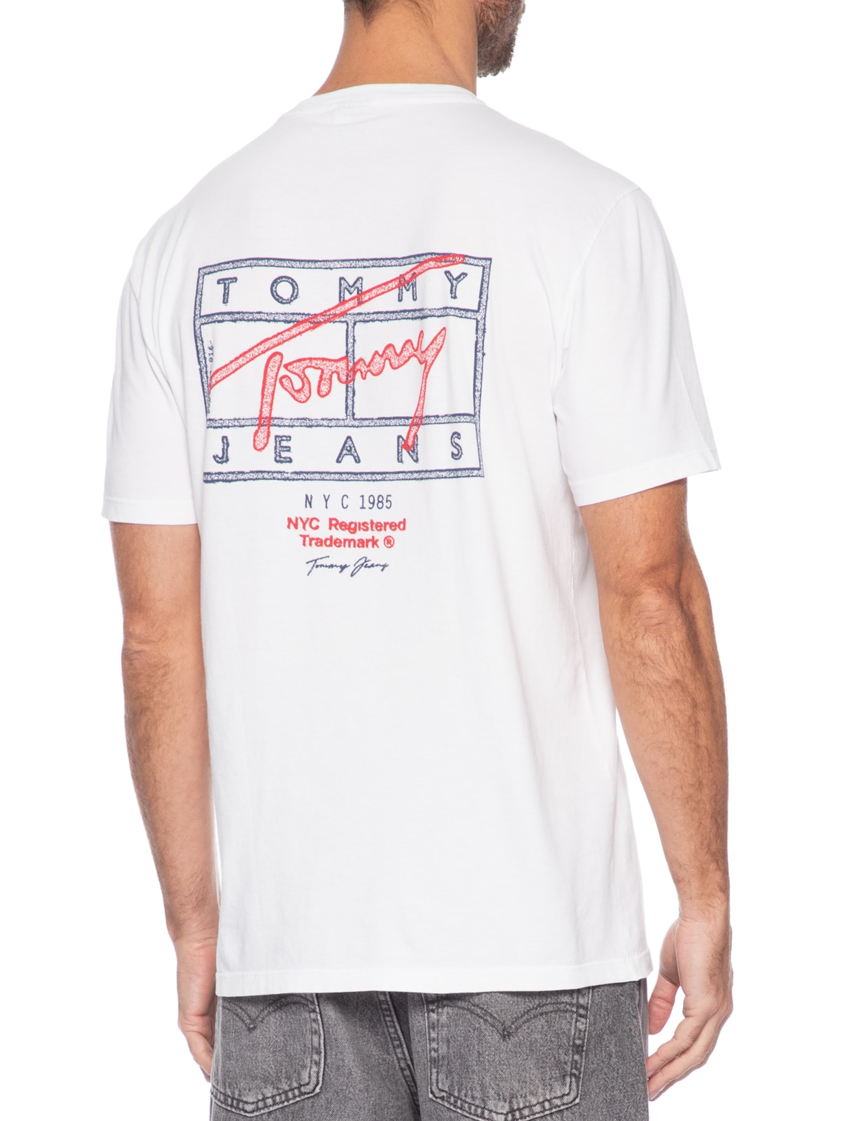 Camiseta Masculina Regular Fit Estampa Sign Spray Branco Tommy Jeans