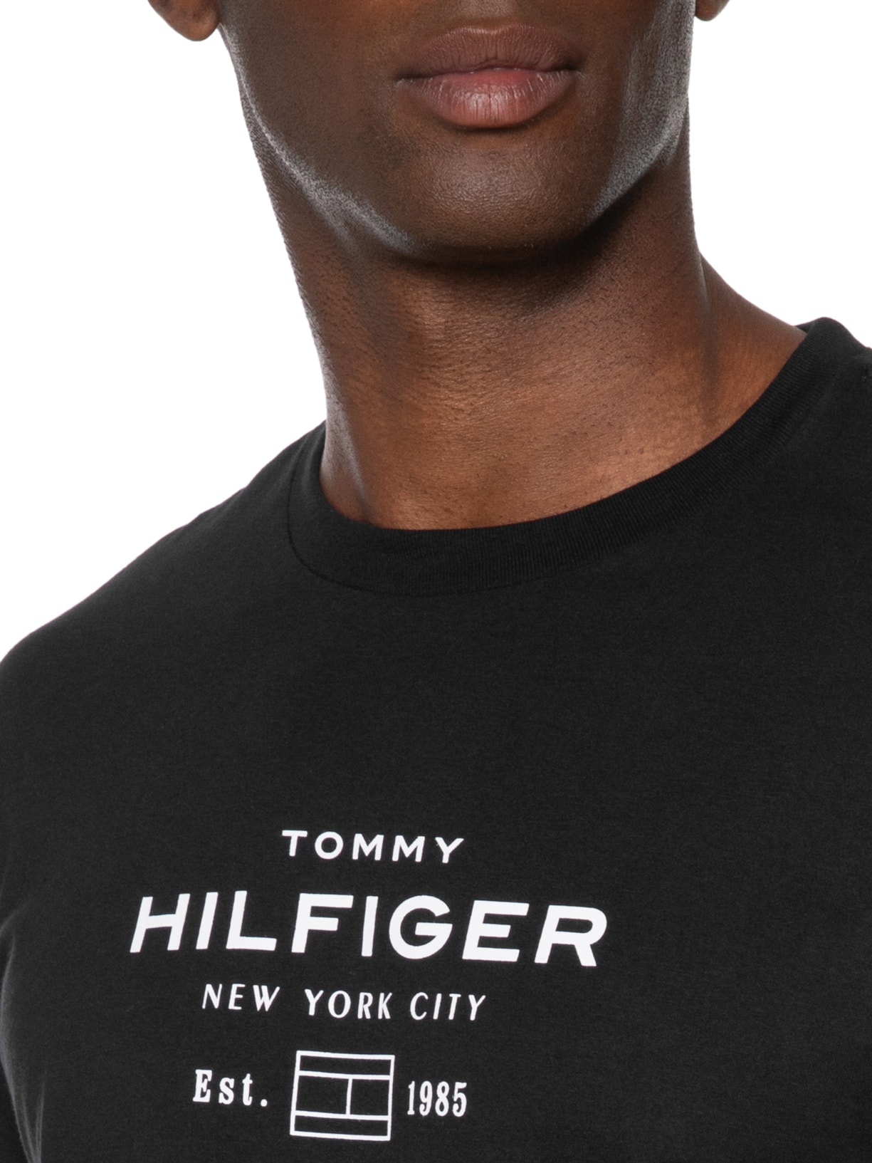  Camiseta Masculina Regular Fit Stack Graphic Preto Tommy Hilfiger