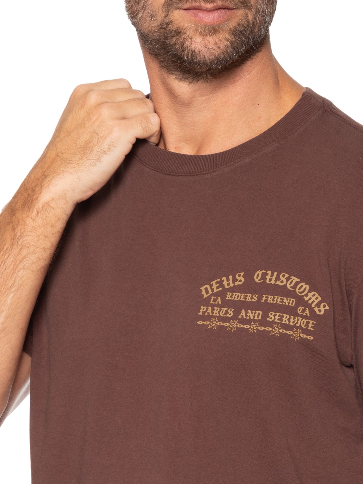 Camiseta Masculina Regular Fit Unchained – Marrom Deus Ex Machina