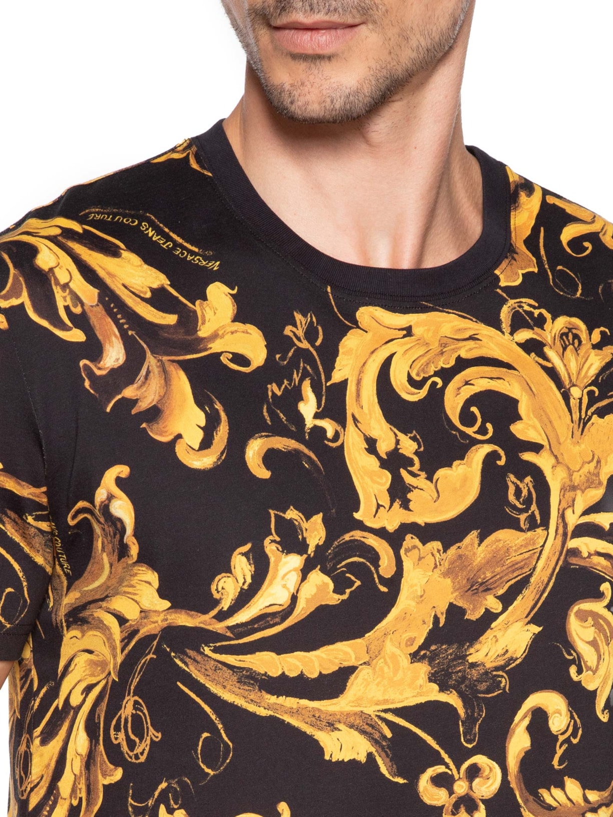 Camiseta Masculina Slim-Fit Porcelain Barocco All Over Preto Versace Jeans Couture