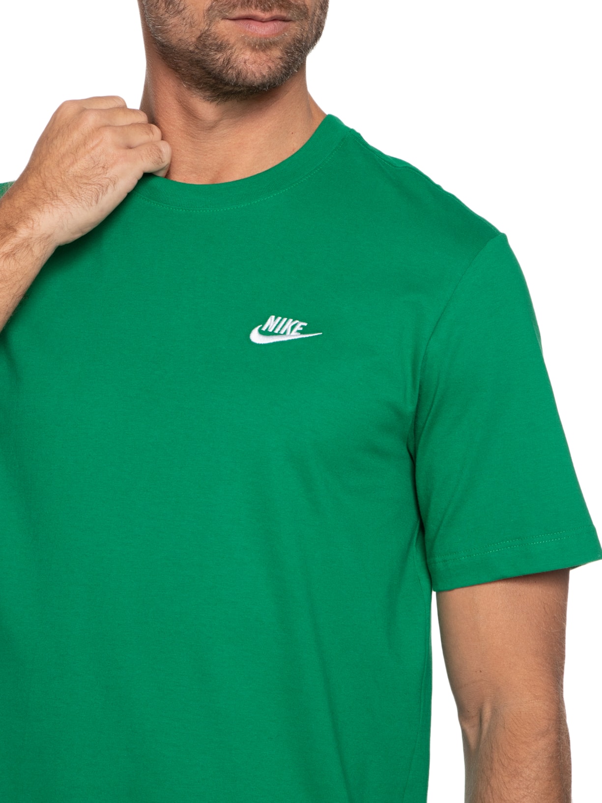 Camiseta Masculina Sportwear Club Manga Curta Verde Nike