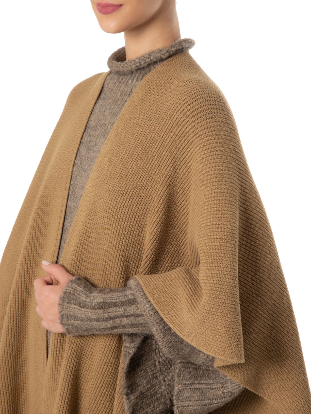 Capa Feminina Longa Marrom Anselmi