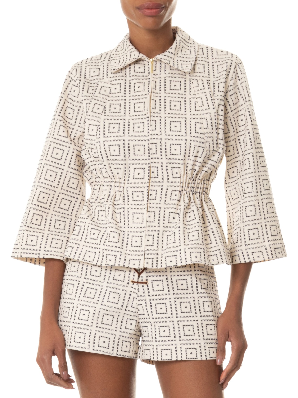 Casaco Feminina Acinturado Com Ombro Deslocados Off White  '2Essential