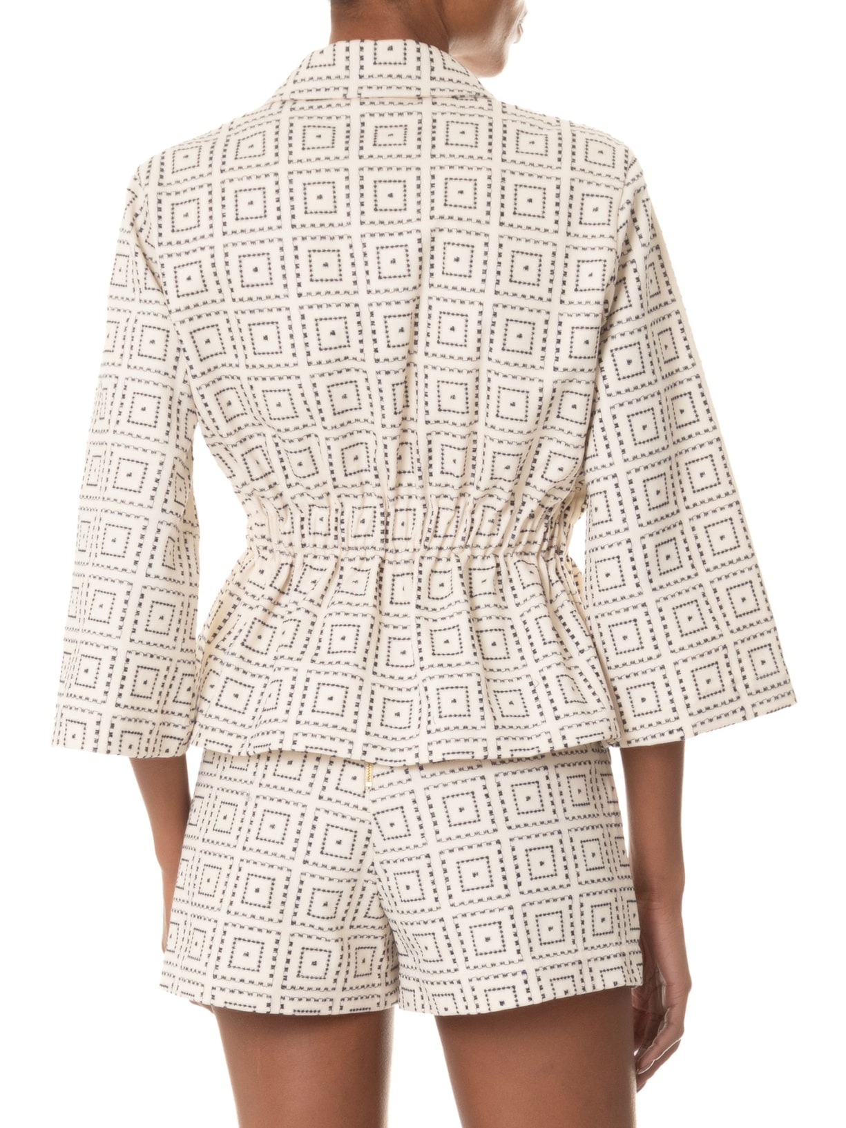 Casaco Feminina Acinturado Com Ombro Deslocados Off White  '2Essential