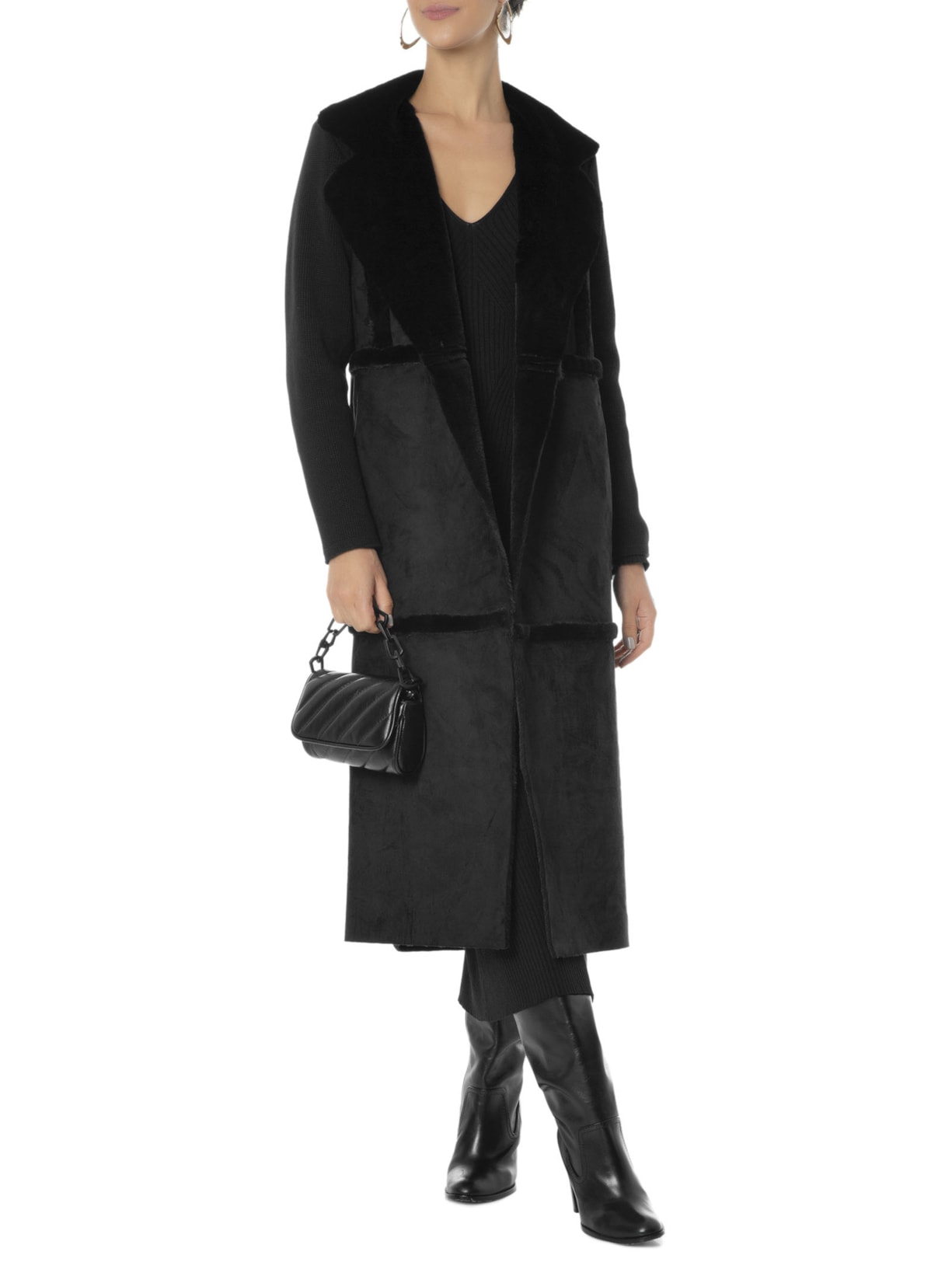 Casaco Feminino Alongado Em Gamulã Preto Anselmi