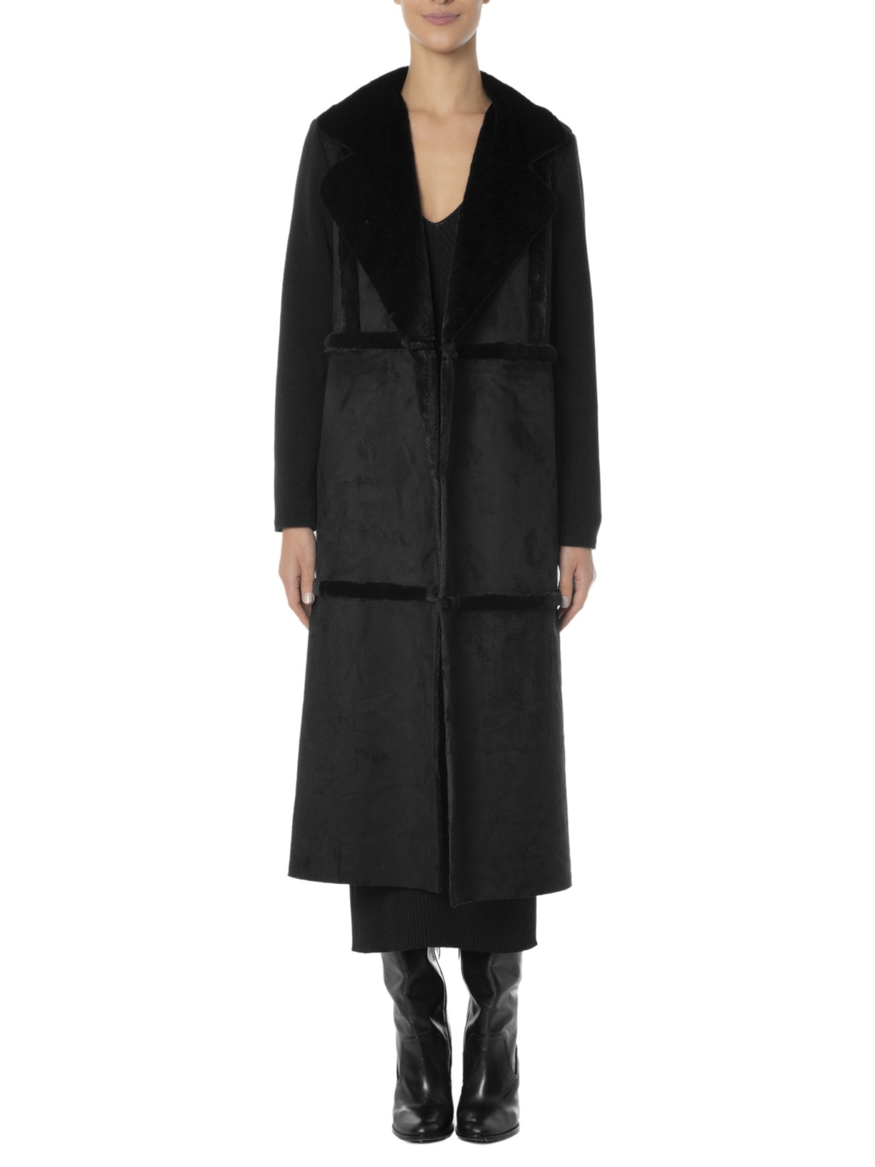 Casaco Feminino Alongado Em Gamulã Preto Anselmi