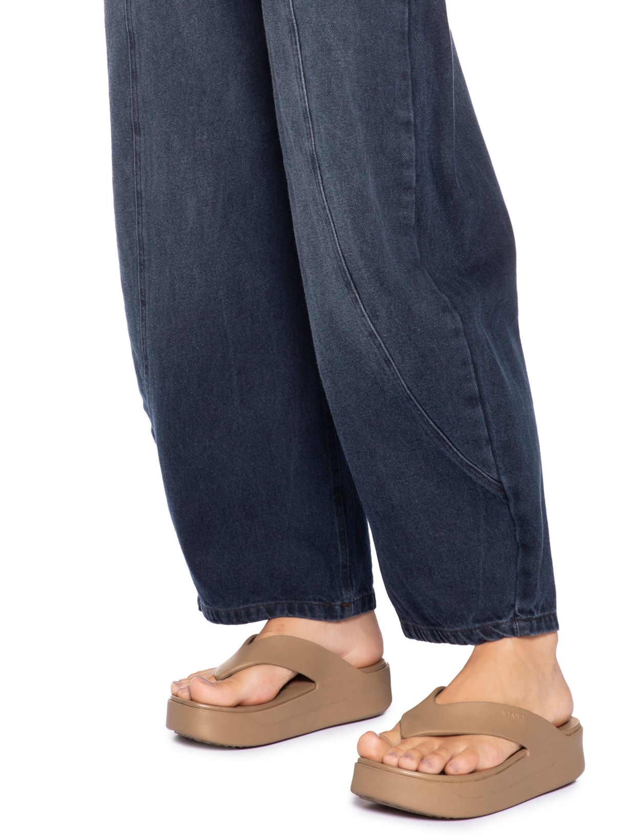 Chinelo Feminino Getaway Platform Flip Marrom Crocs