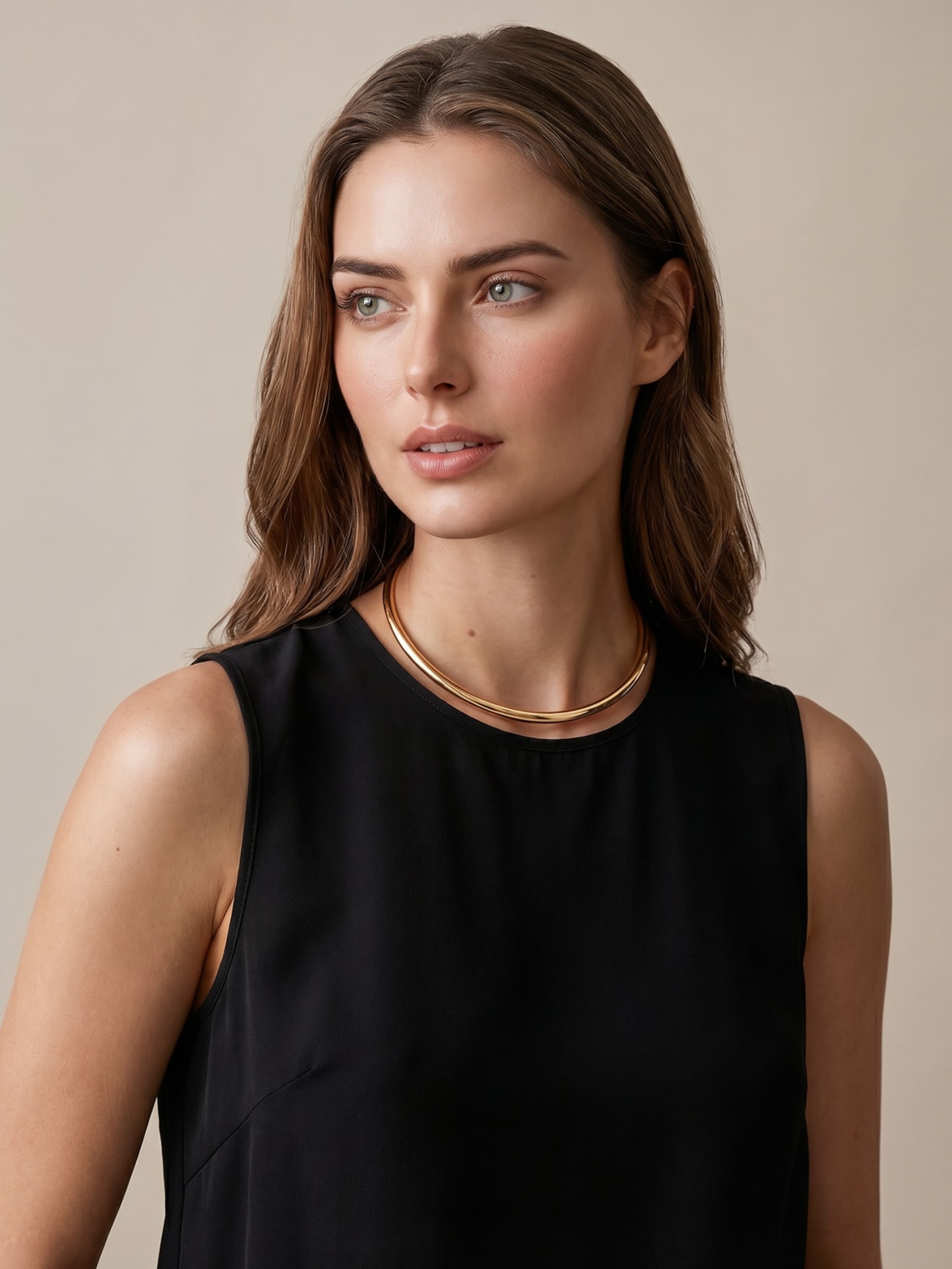 Colar Choker Tubo Metal Dourado Nádia Gimenes