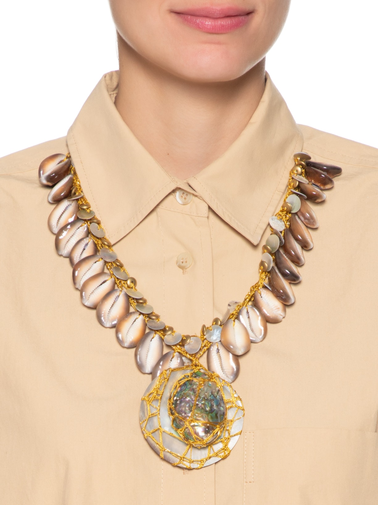 Gustavo Silvestre Colar Feminino Búzios Bege