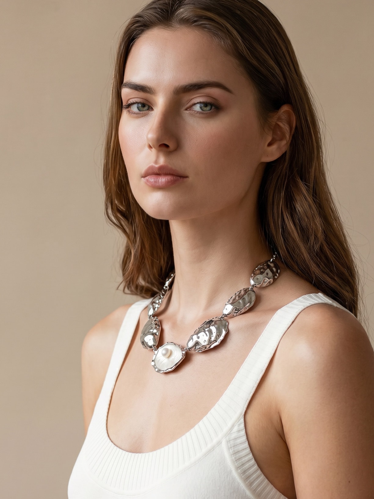 Colar Feminino Curto Multi Ostras Prateado Nádia Gimenes