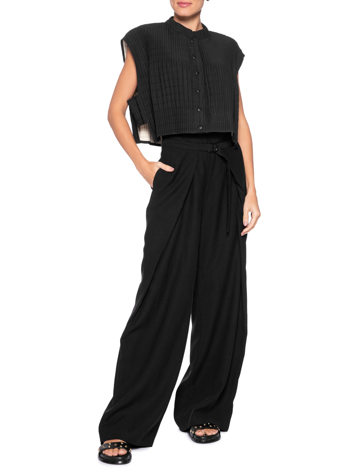 Colete Feminino Plissê Matelassê Curto – Preto Osklen