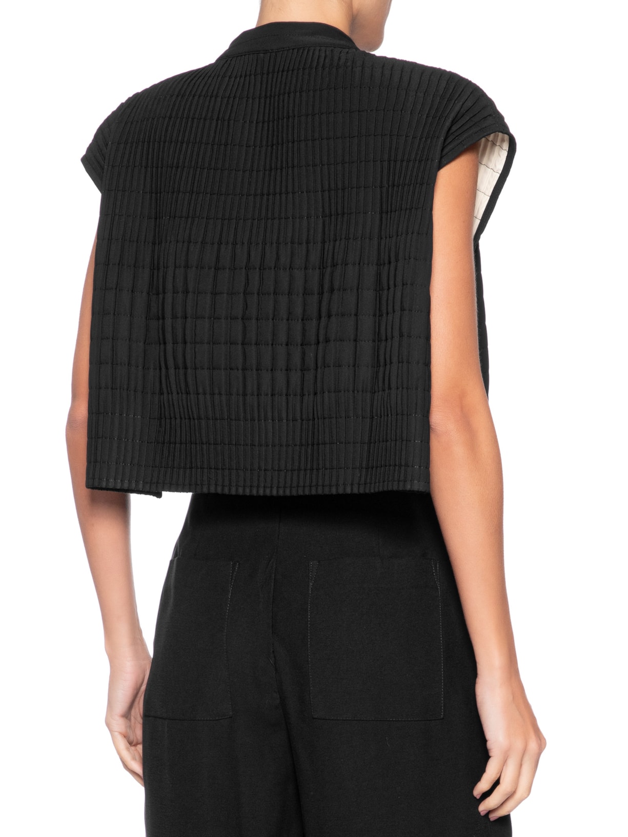 Colete Feminino Plissê Matelassê Curto – Preto Osklen