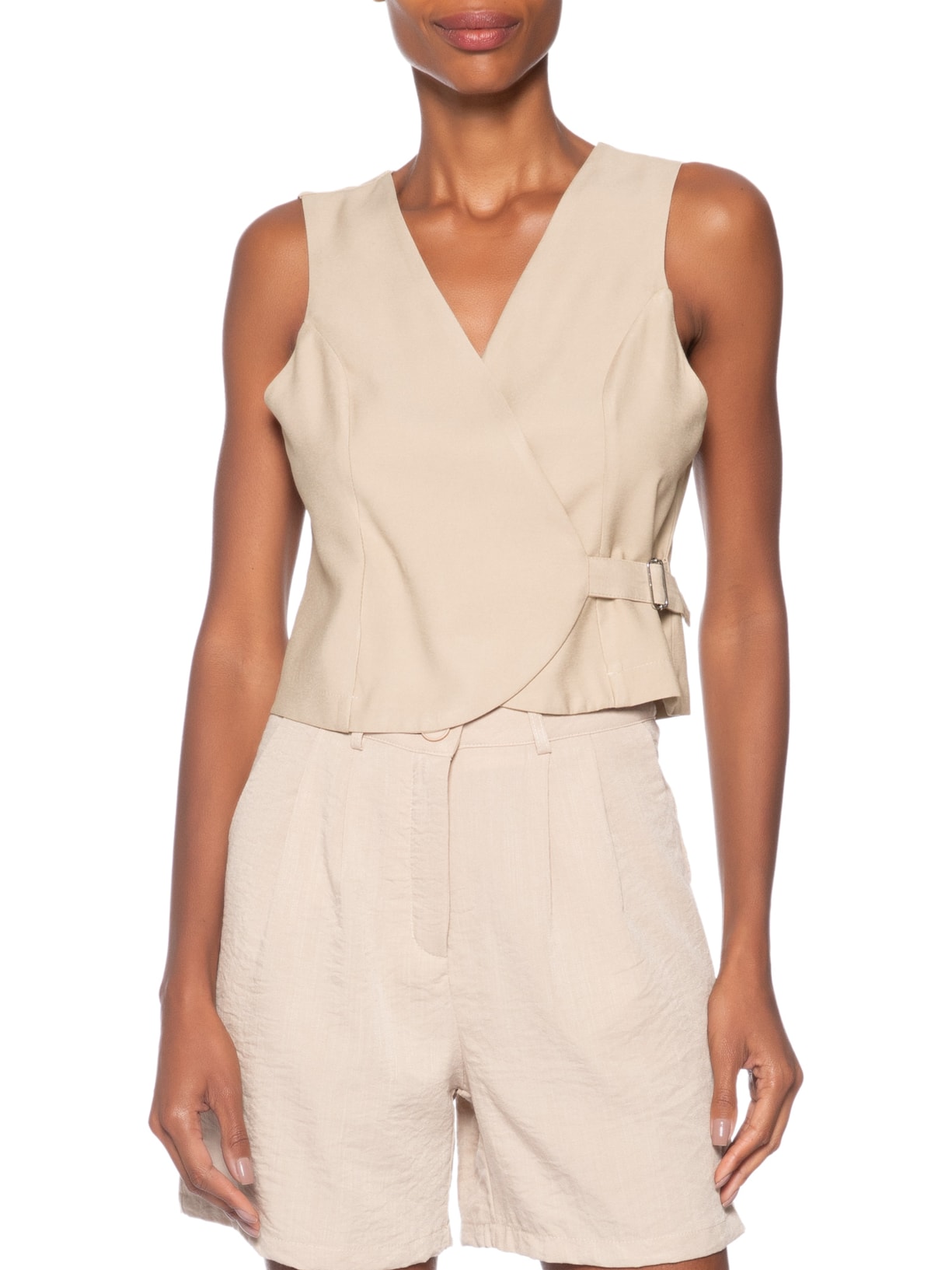 Colete Feminino Transpassado Com Fivela Bege Basiq