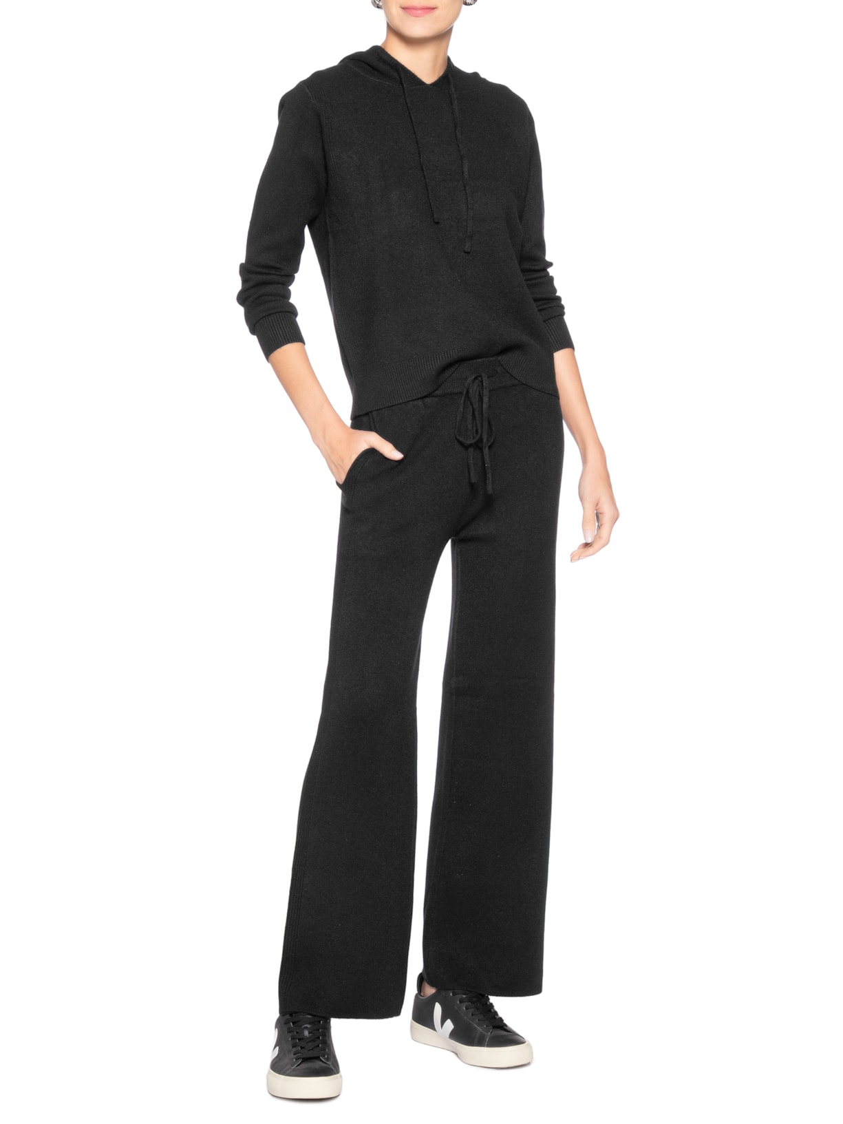 Conjunto Feminino Em Tricot Com Capuz Preto Basiq