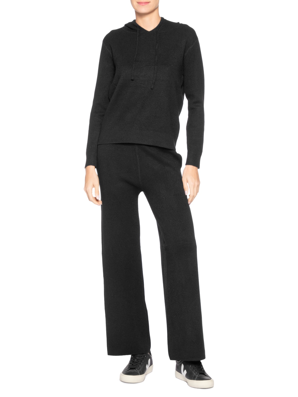 Conjunto Feminino Em Tricot Com Capuz Preto Basiq