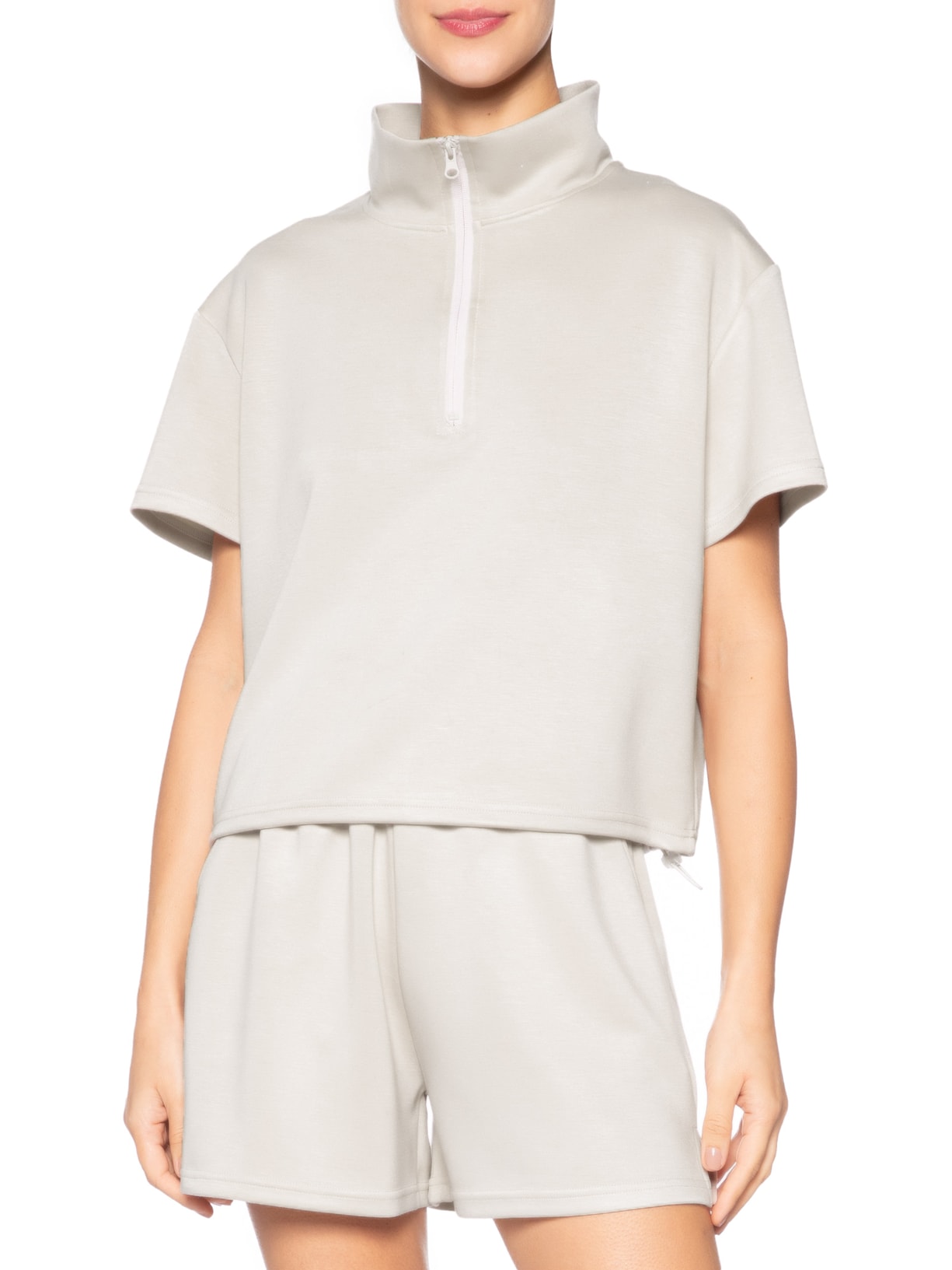 Conjunto Feminino Polo E Shorts Bege Basiq