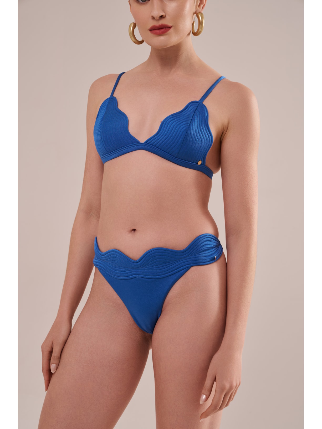Conjunto Top Triângulo E Calcinha Midi Em Matelassê Orla Azul Suntime