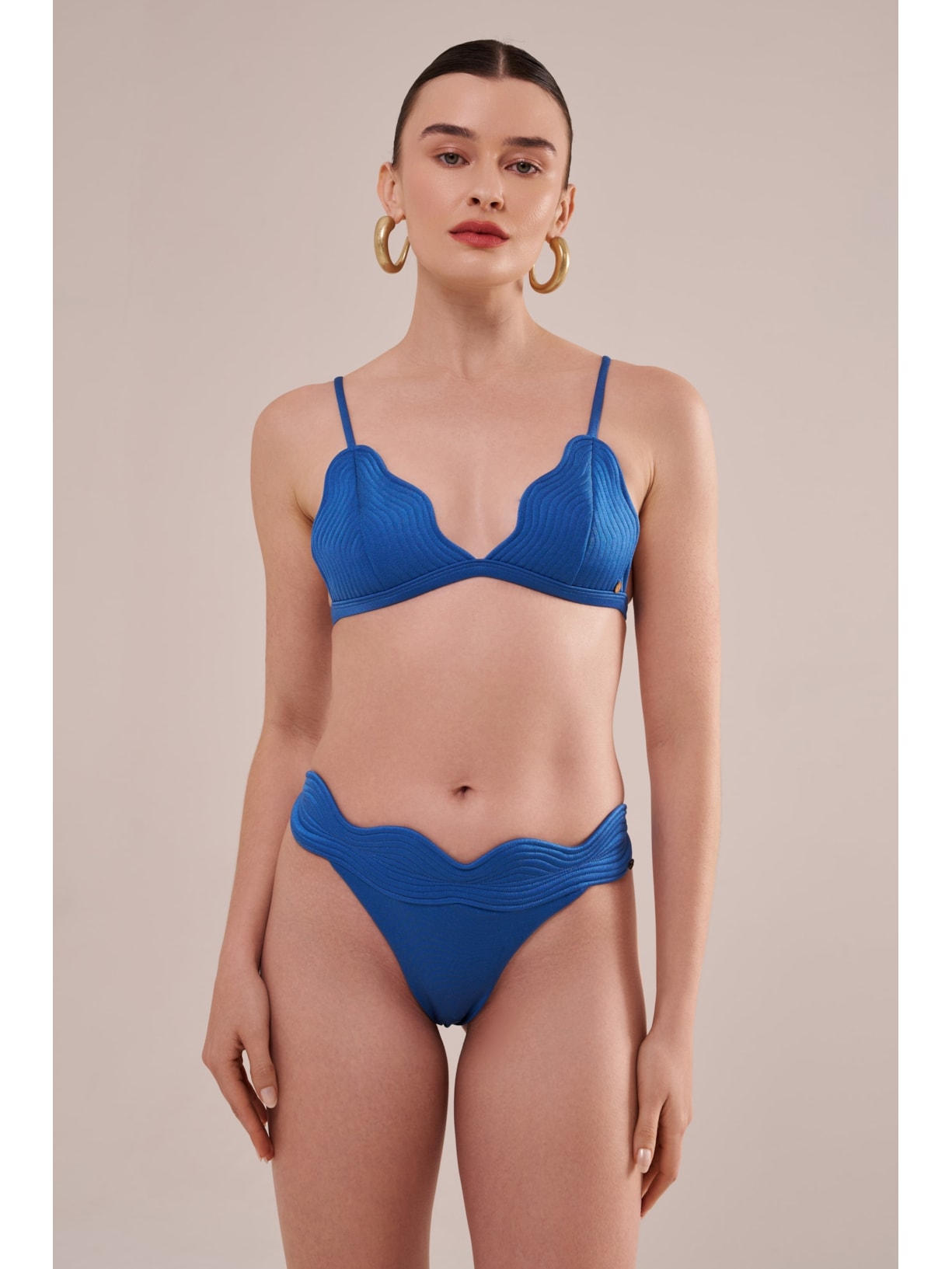 Conjunto Top Triângulo E Calcinha Midi Em Matelassê Orla Azul Suntime