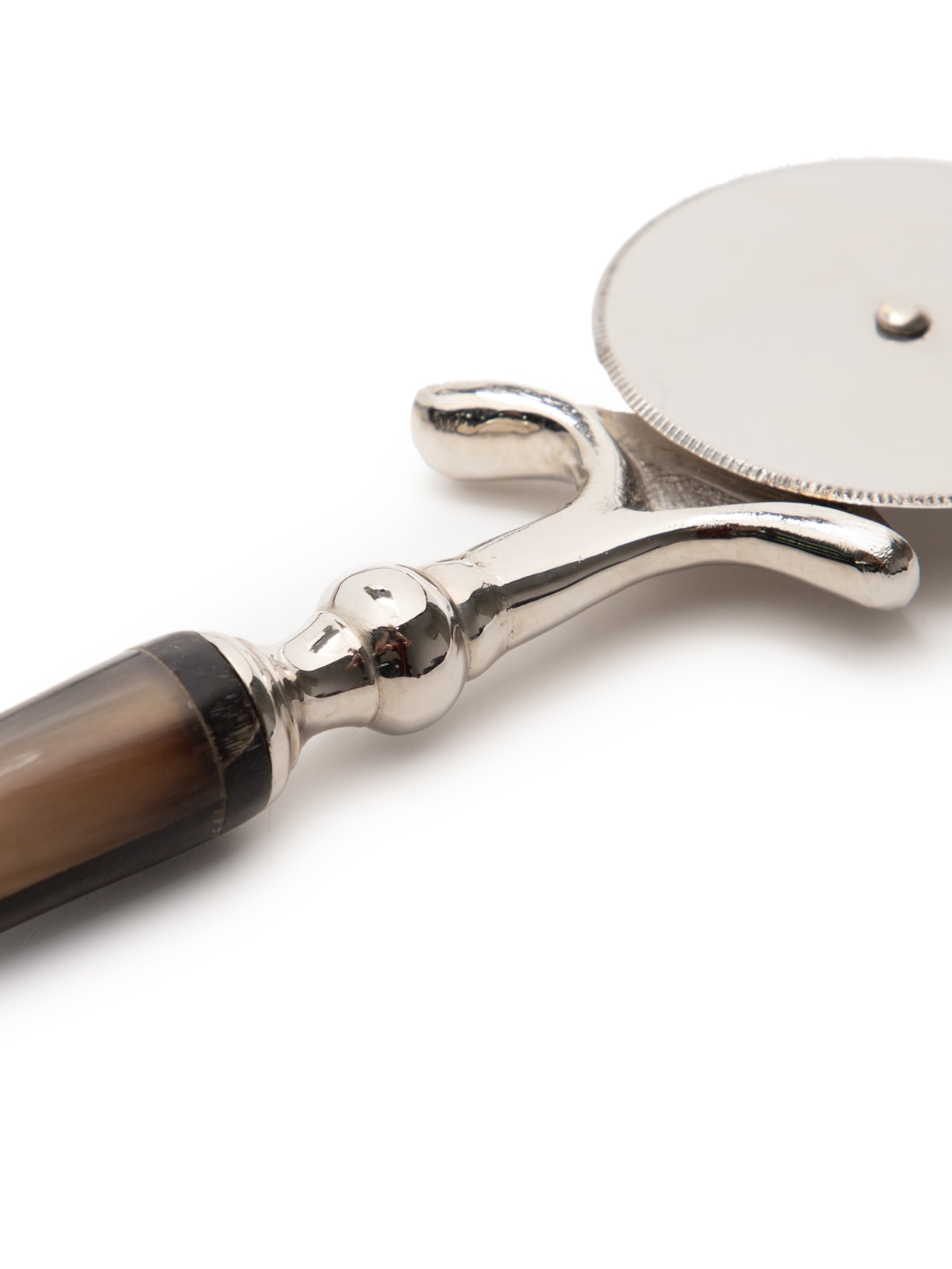 Cortador De Pizza Horn Prata Le Lis Casa