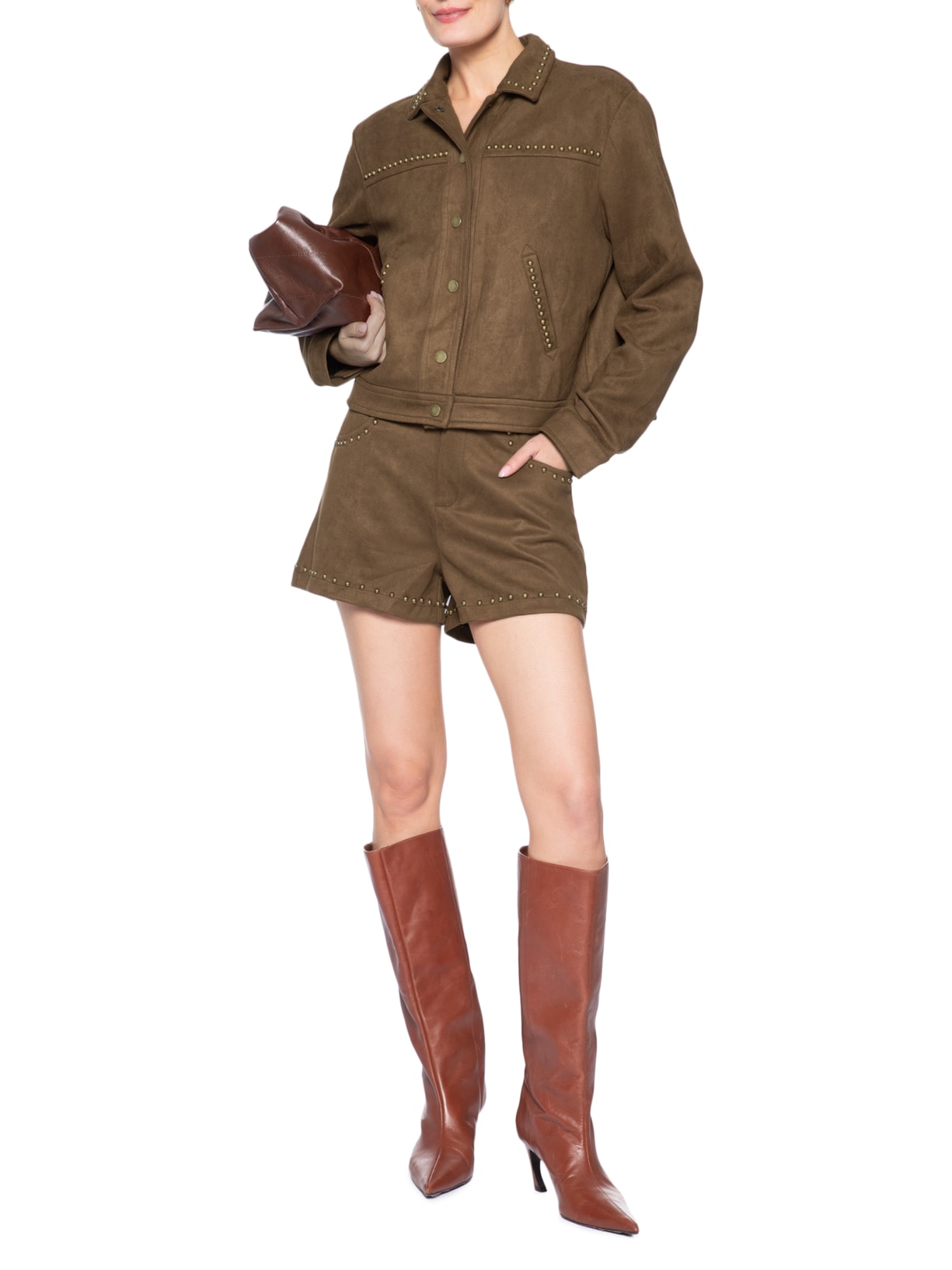 Jaqueta Feminina em Suede com Tachas Marrom Market 33