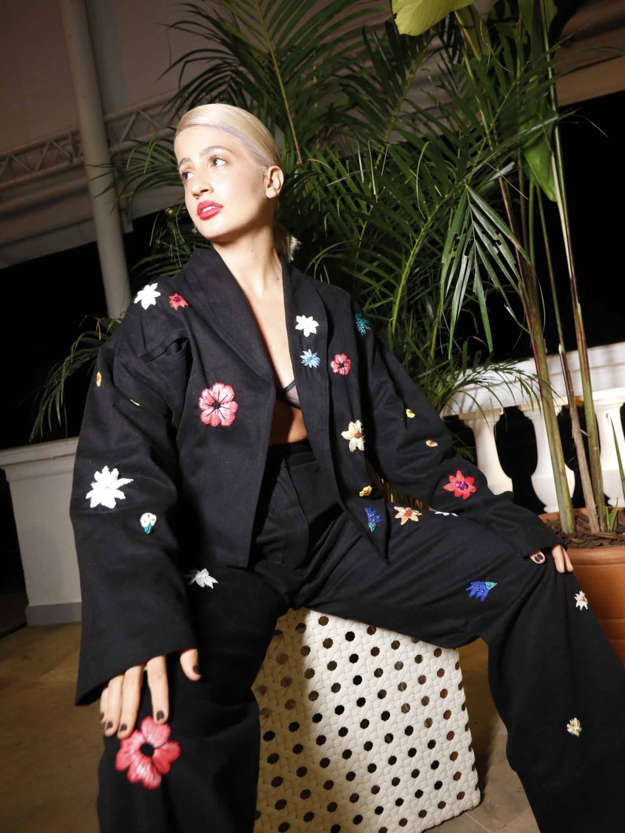 Jaqueta Feminina Jardim Preto Bdln