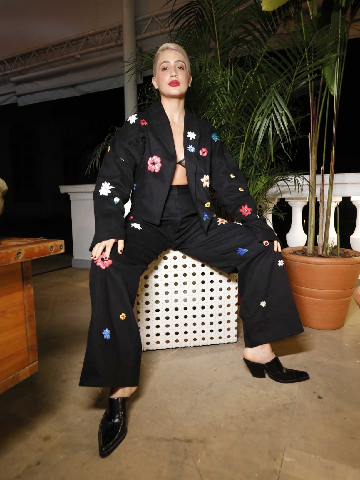 Jaqueta Feminina Jardim Preto Bdln