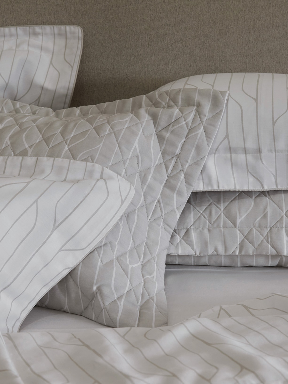 Jogo de Cama King 200 Fios Gran Canale Branco Trussardi